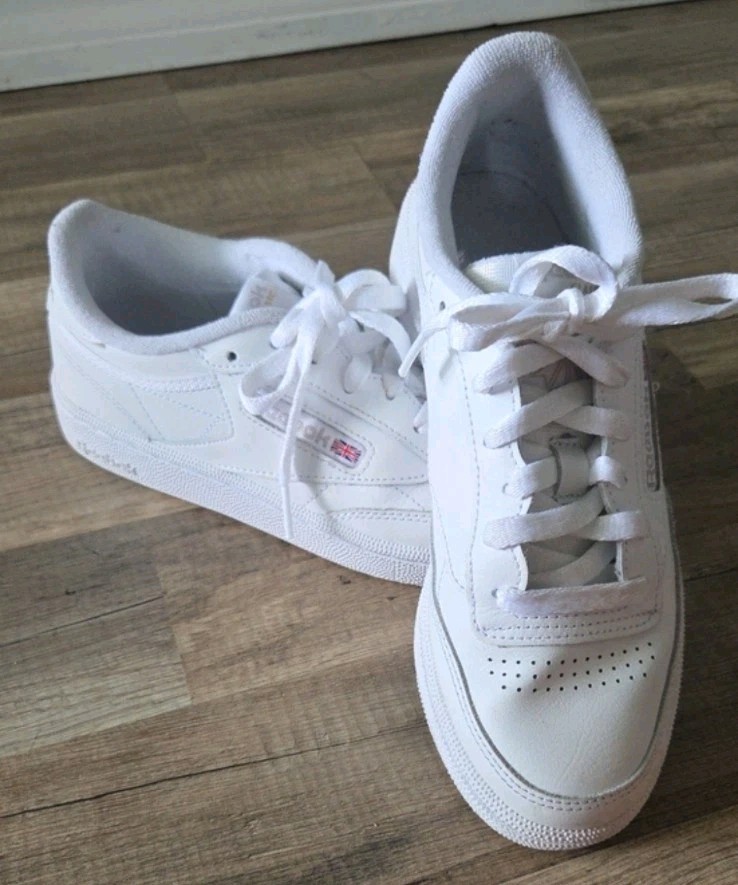 Reebok Club C 85 White Leather Sneakers Women’s 7 Classic Casual Shoes