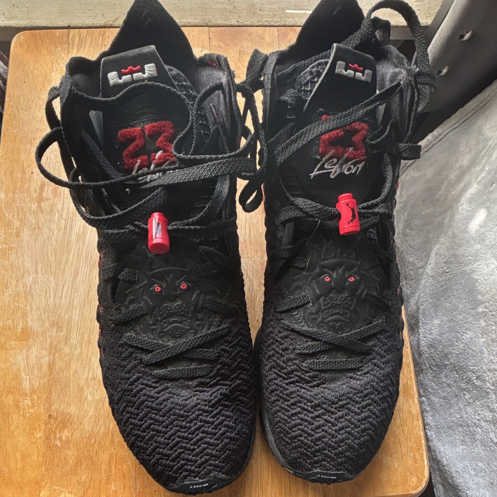 Nike Men’s Black/Red Solid Mid Top Lace-Up Basketball Athletic Sneaker Rubber