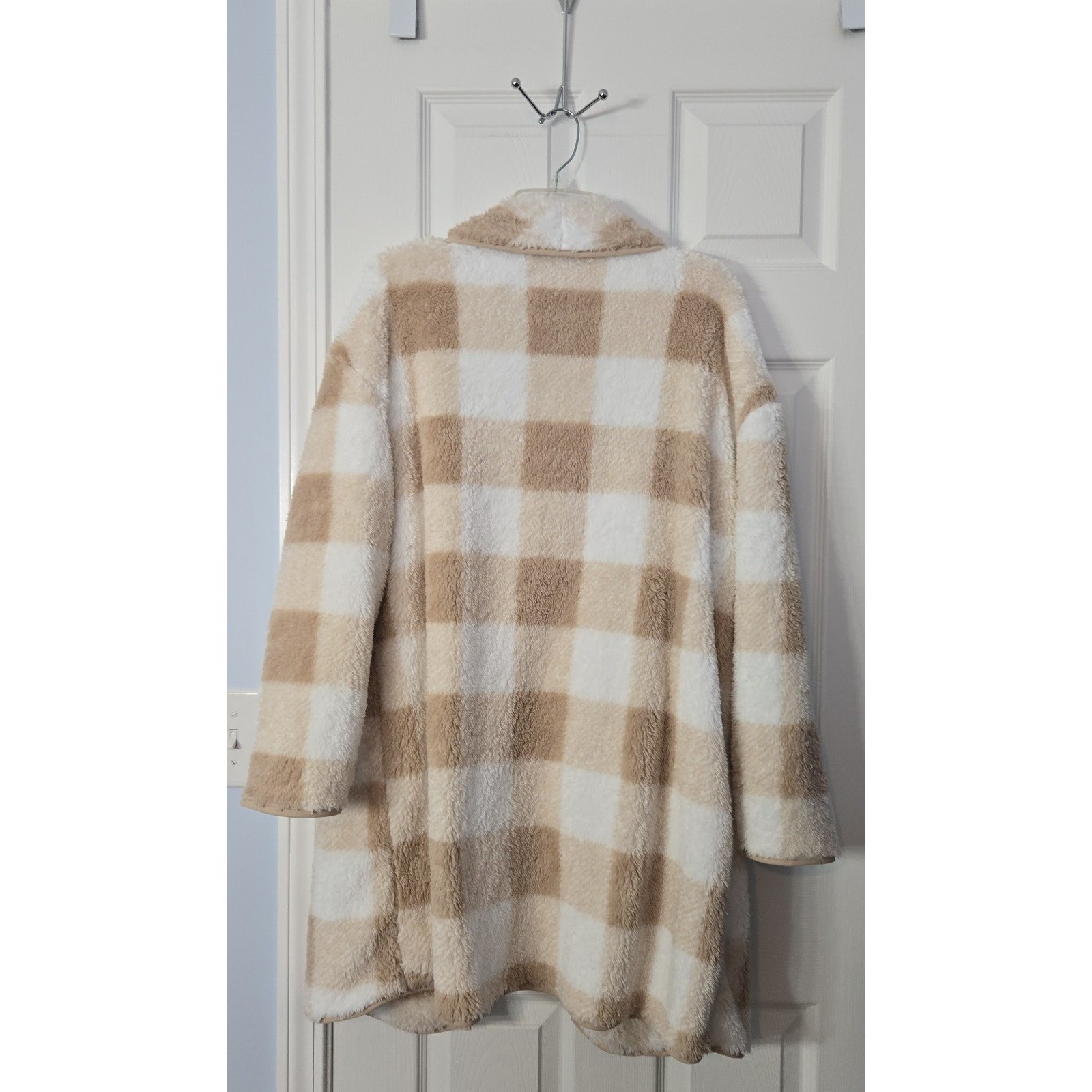 Shein Womans Soft Sharpa Style Cardigan Size Large