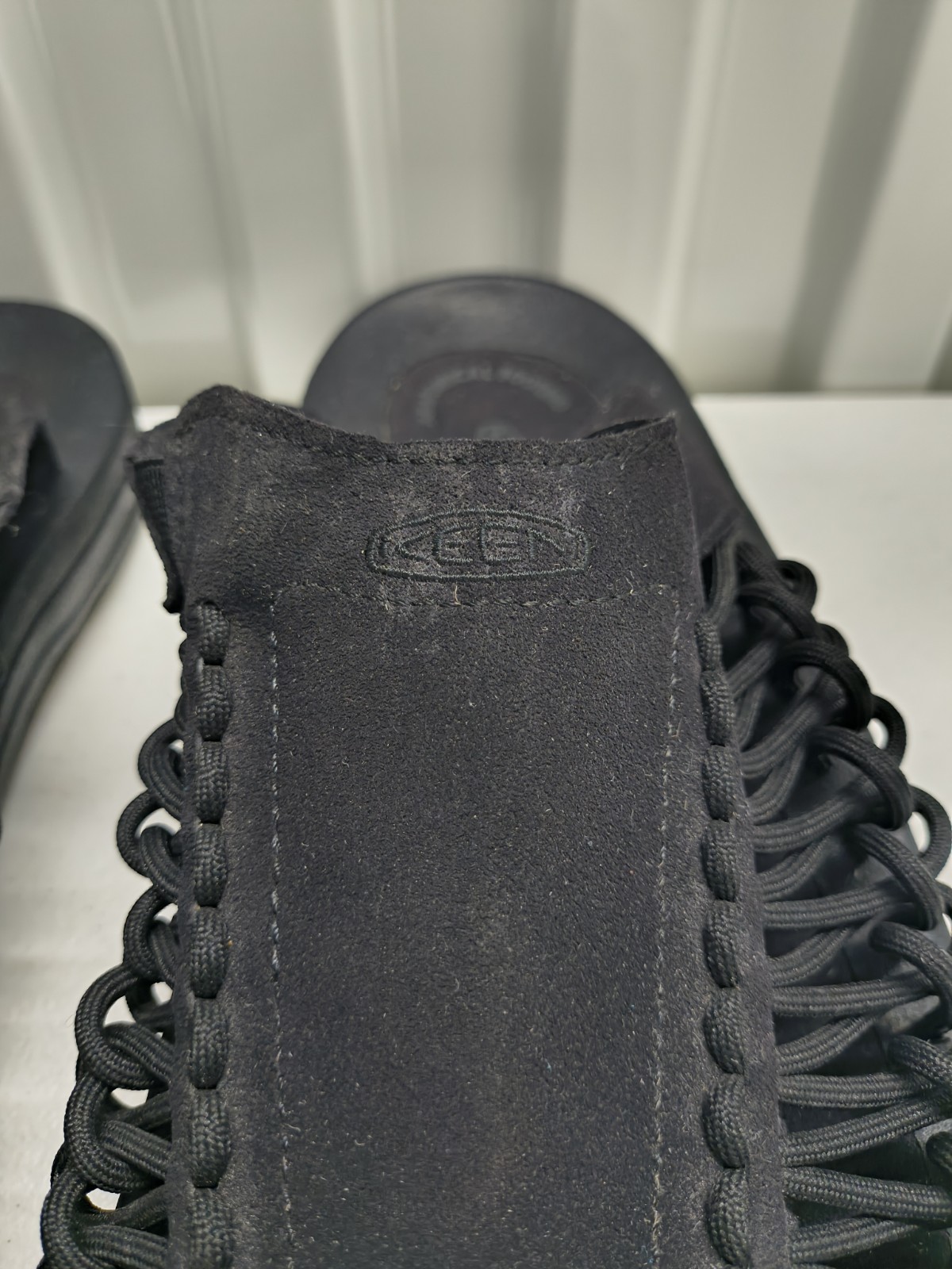 Keen Men’s Uneek Black Slides Suede Sandals Men’s Sz 14