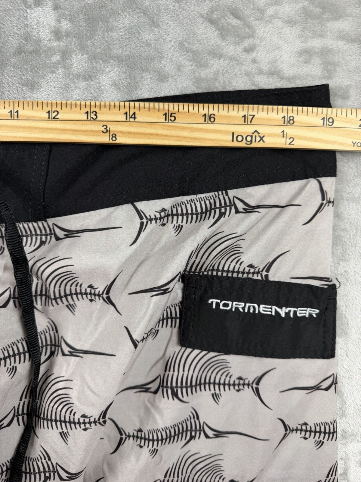 Tormenter Board Shorts Men’s 36×8 Gray Black Fish Skeleton Pocket Logo Surf Swim