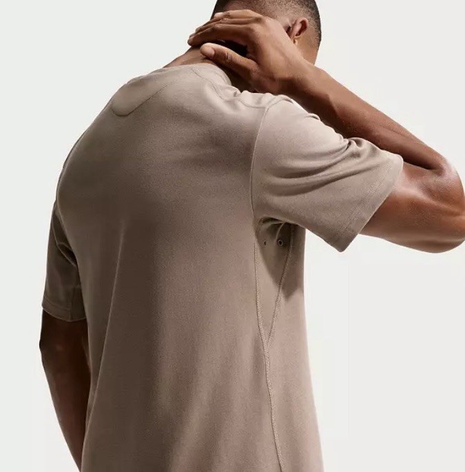 XL NWT Nike Men’s Dri-FIT Primary Training T-Shirt Mink Brown Ultra Soft