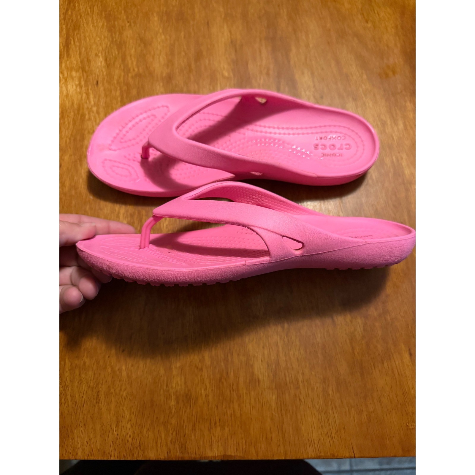 Crocs Kadee II Flip Flops Womens 6 Electric Pink Sandals Iconic Comfort Summer