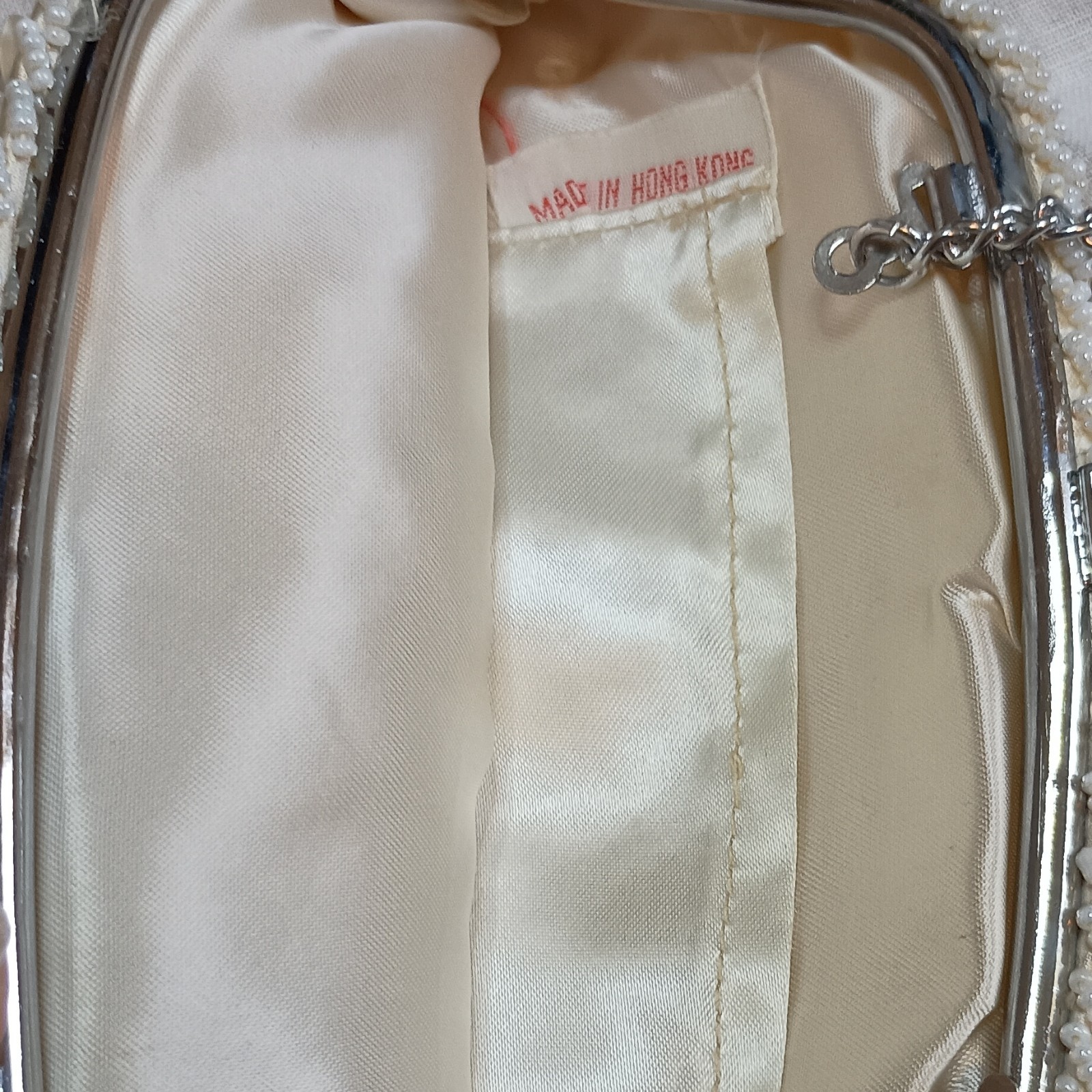Vintage Floral Beaded Sequin Kiss Lock Clutch w/ Silver Chain Strap, Pockets