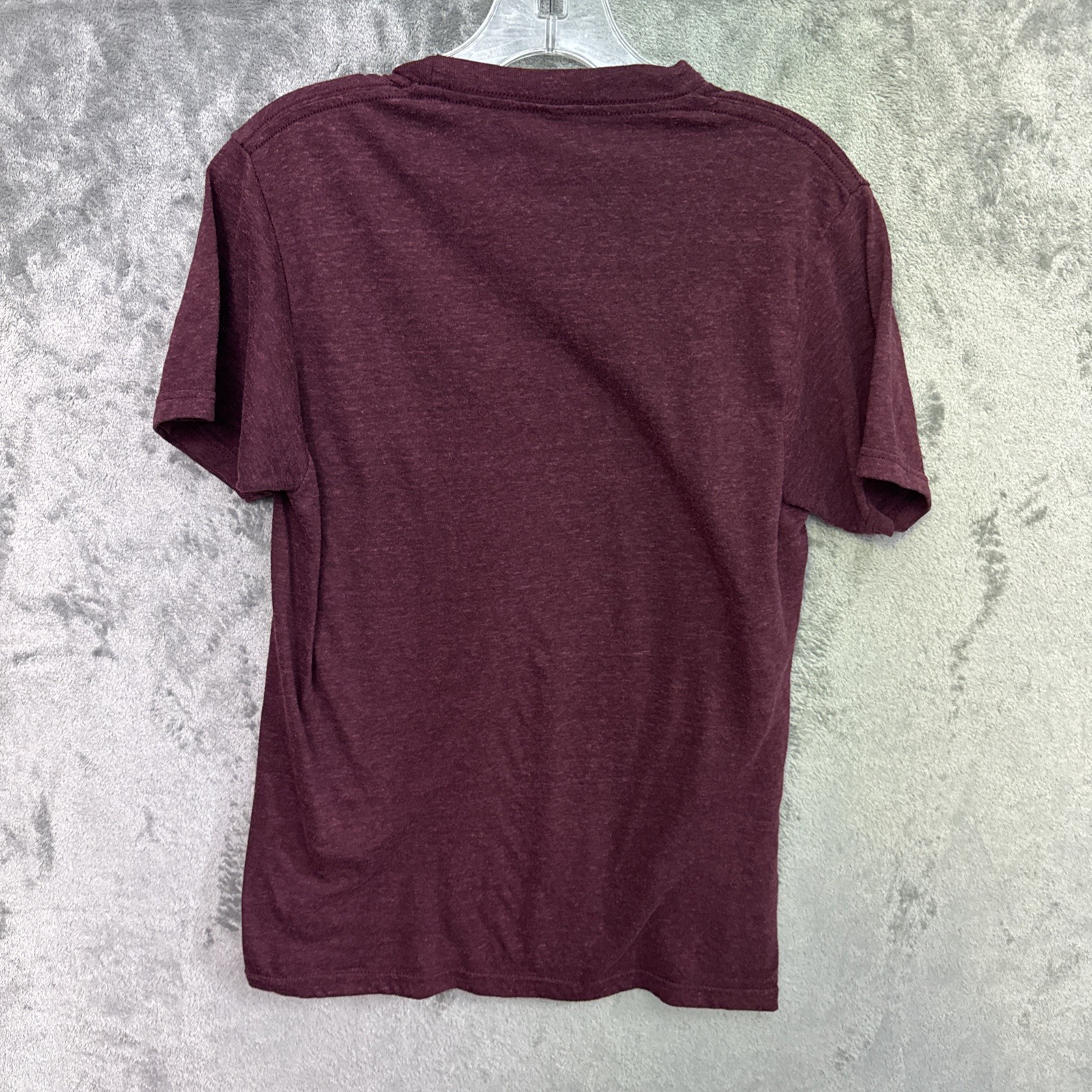 hurley t shirt men Small burgandy poly cotton blend soft