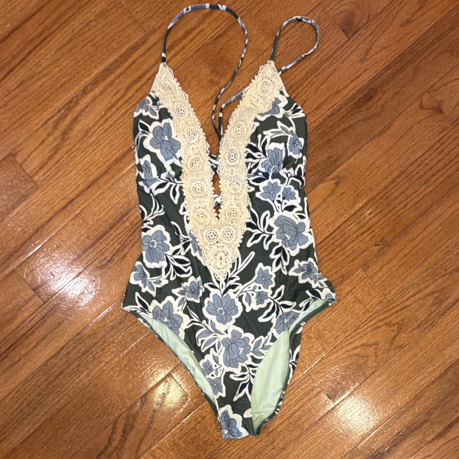 Cupshe Green/Blue/White Floral Lace Trim One-Piece Swimsuit Women’s XL Reg. #8