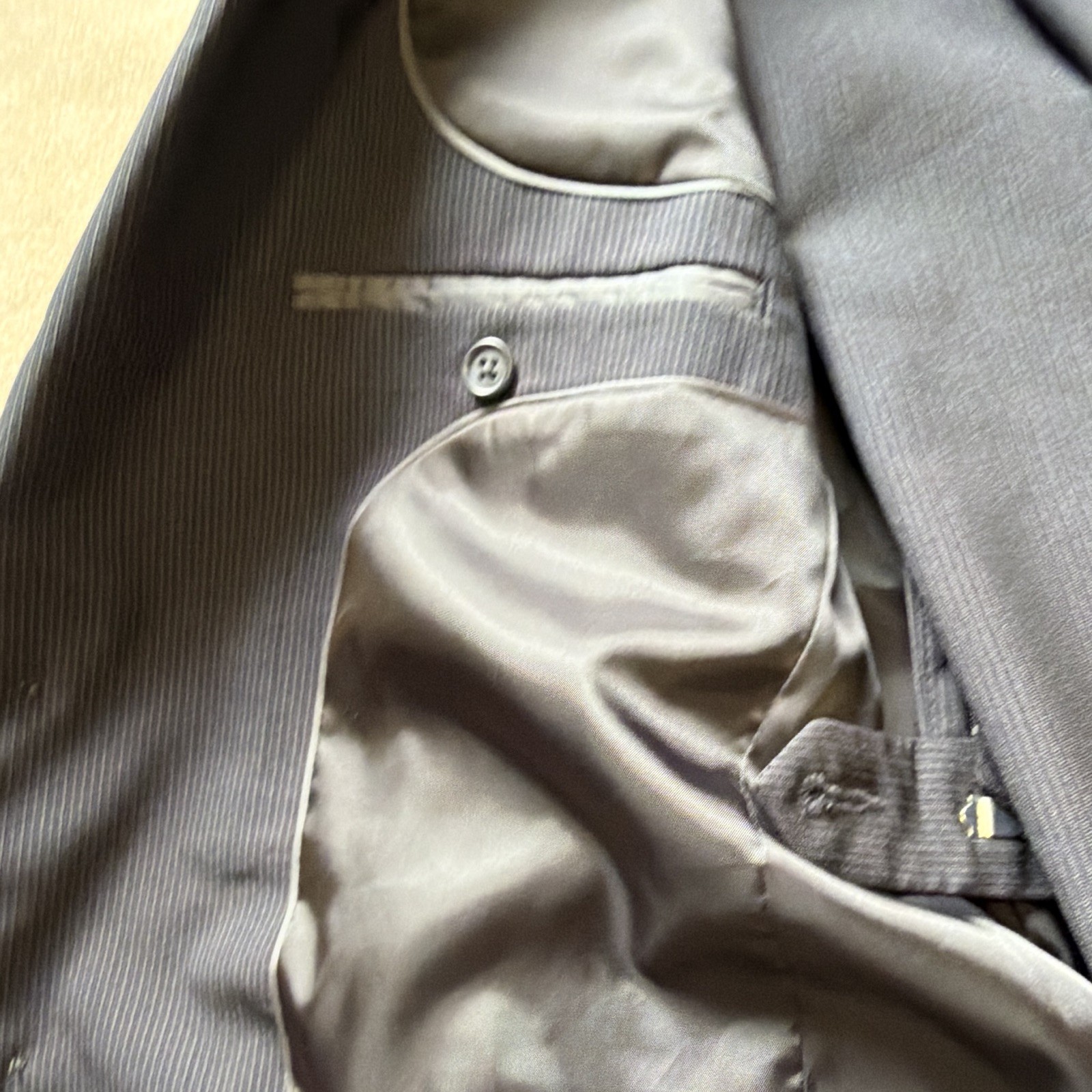 Van Heusen Men’s 2-Piece Gray Striped Suit 2SB 2-Button Pleated Notch Lapel