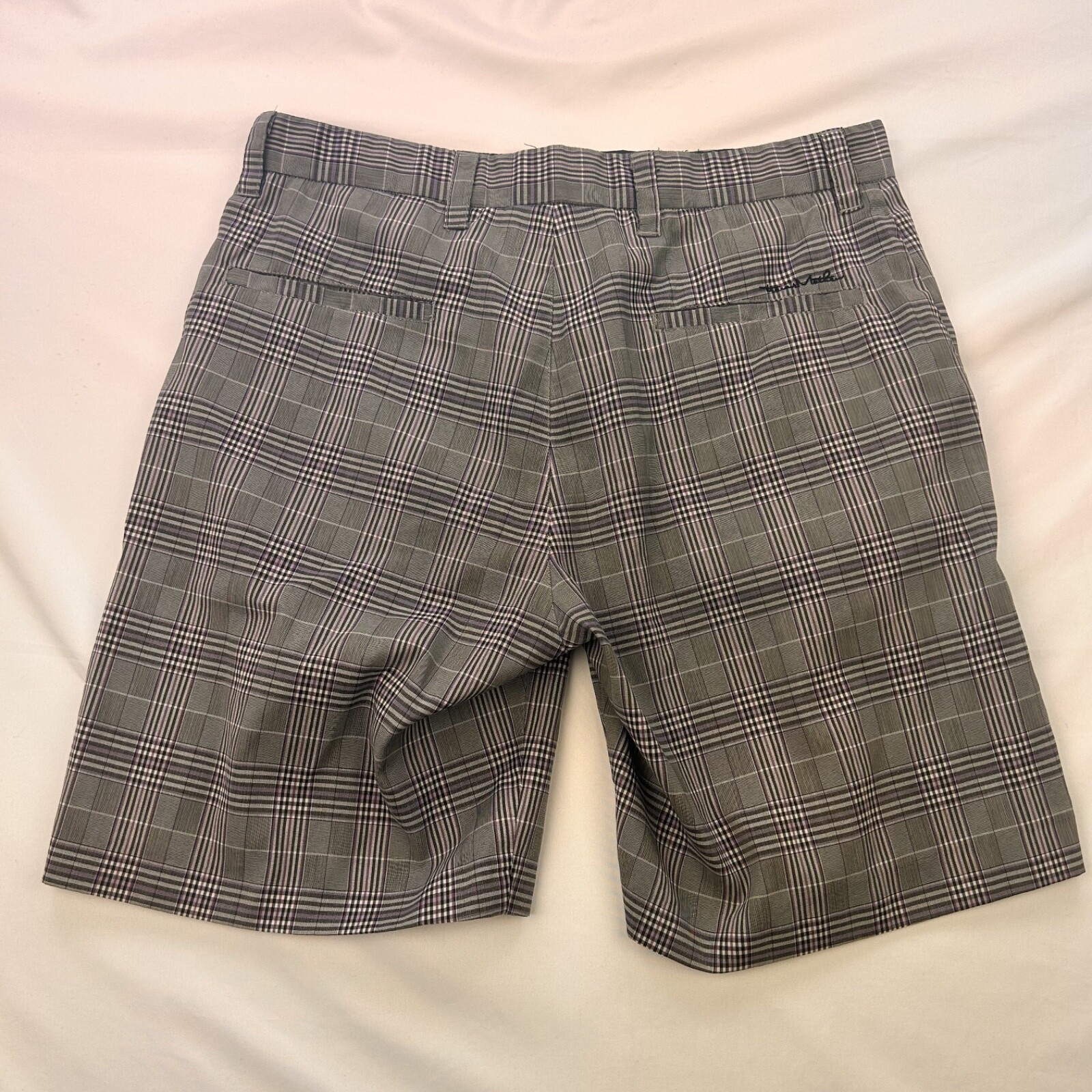 Travis Mathew Men Black Purple Madras Polyester Golf Shorts 32