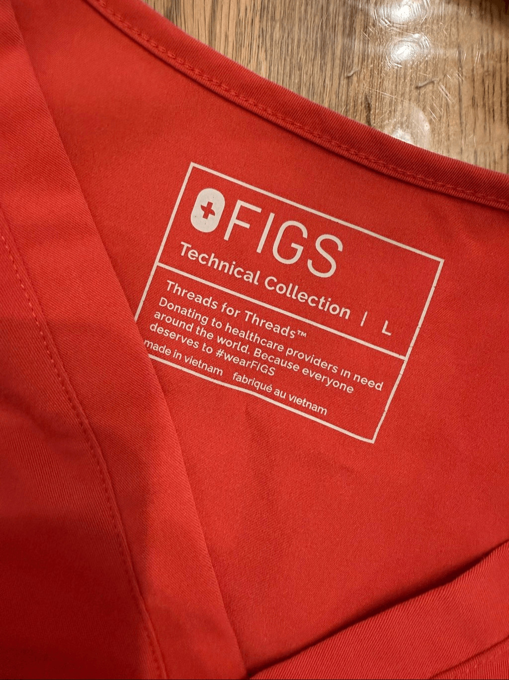FIGS Catarina one pocket scrub top peach size Large