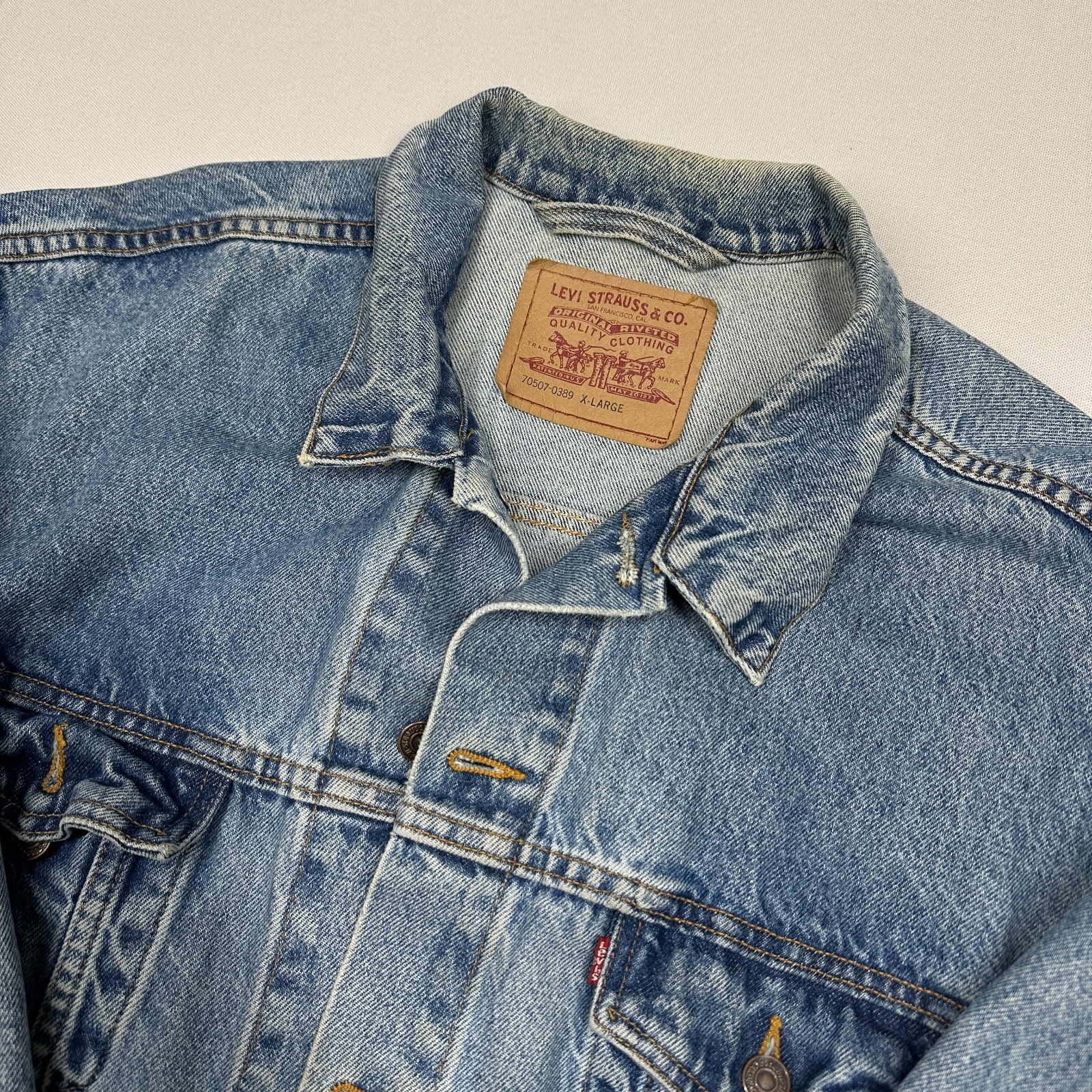 Levi’s Medium Wash Denim Jacket Blue – Size XL