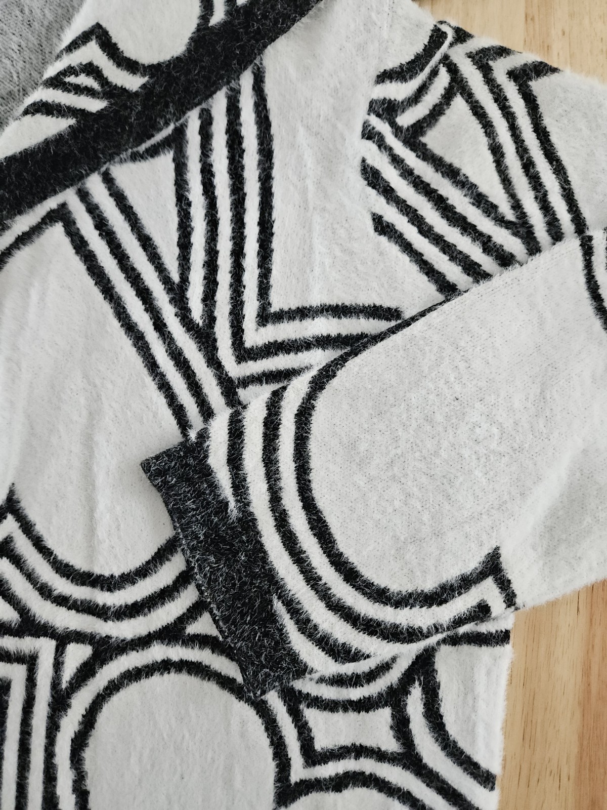 LOVE + LUXE Long Cardigan Black + White Fuzzy Eyelash Knit Women’s XL NWOT