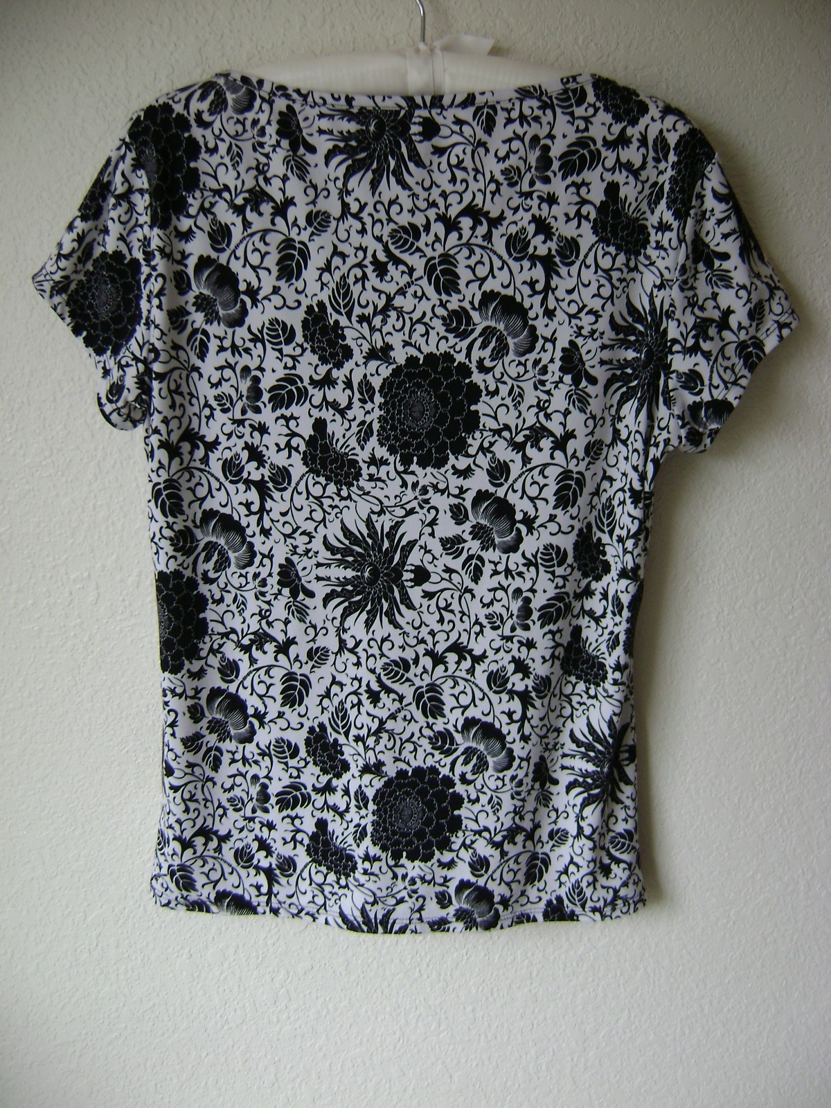 GRACE WOMEN’S PULLOVER BLOUSE L BLACK WHITE FLORAL KNIT STRETCH SHORT SLEEVE TOP