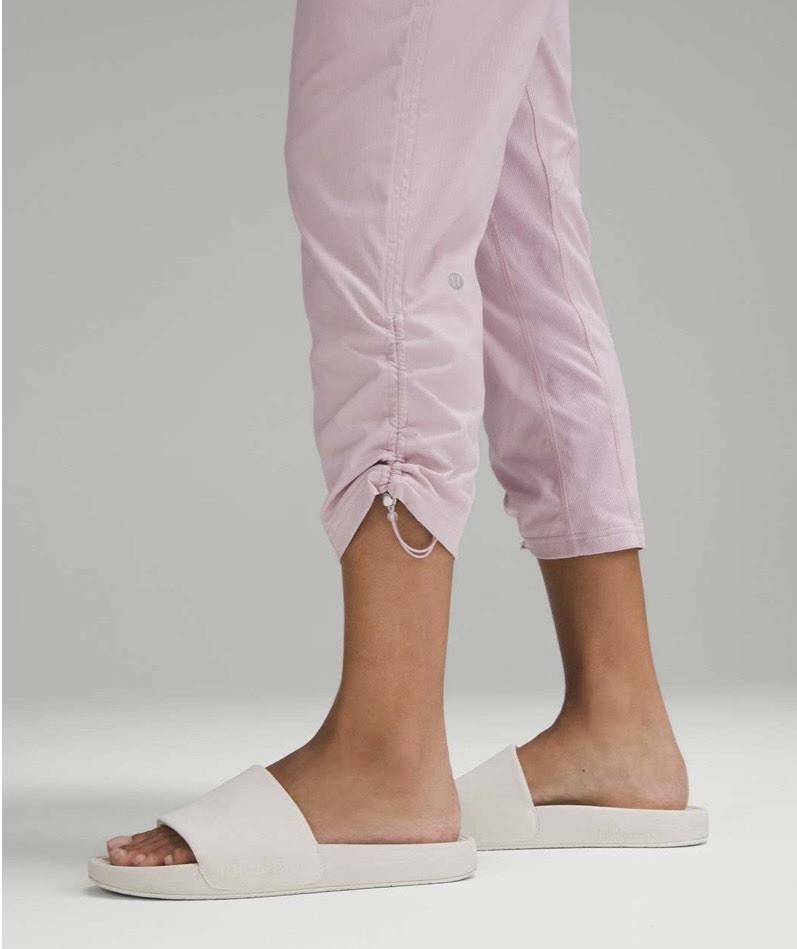 Lululemon Dance Studio Mid-Rise Cropped 25″ Pants Light Pink Peony Size 2
