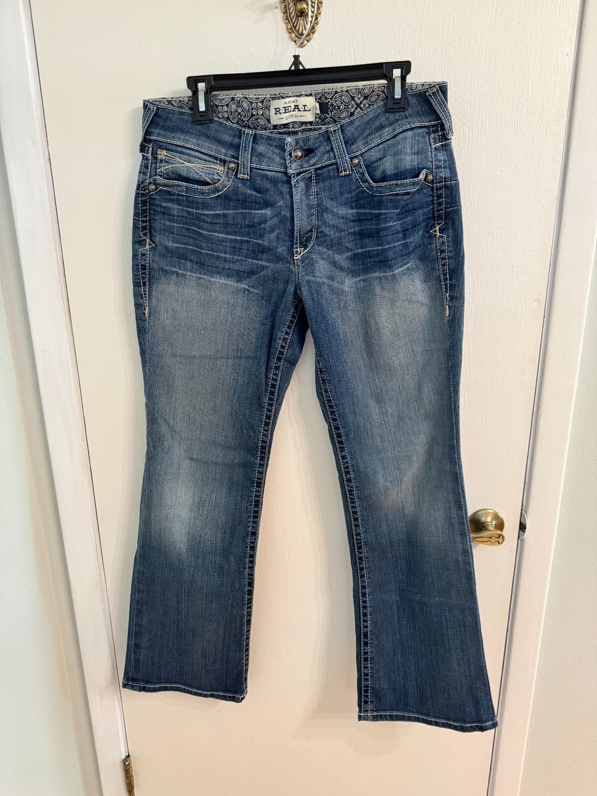 Ariat Women’s Mid-Rise Boot Cut R.E.A.L. Jeans Size-31 Standard