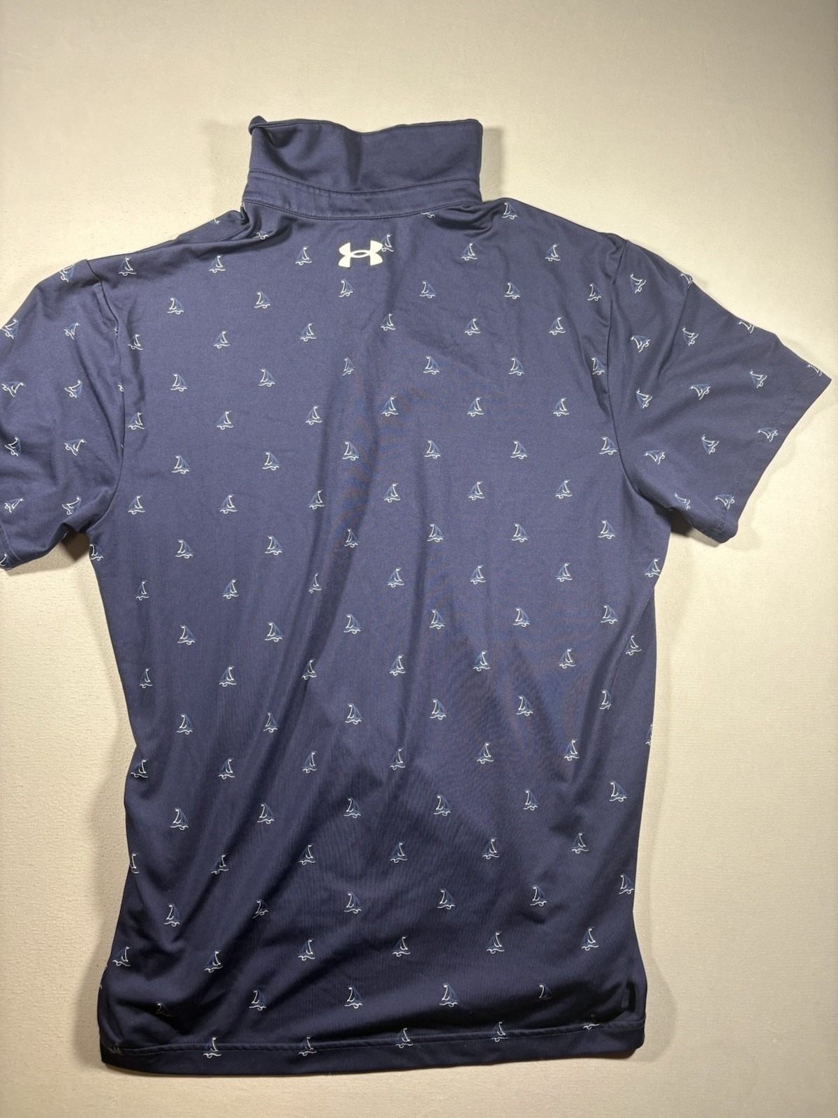 Under Armour Playoff Polo Men’s M Navy Sailboat Print Snap Collar Golf Shirt