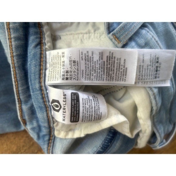 Levi’s 726 High-Rise Flare Size 29