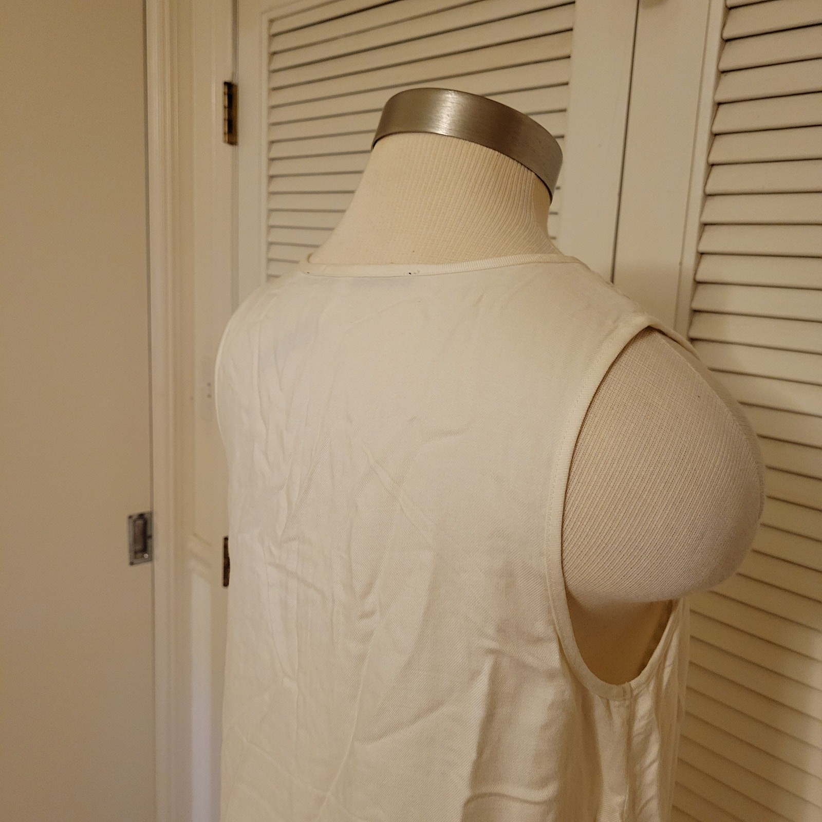 Embroidered Lace Yoke Cream Sleeveless Blouse Kensie Medium Boho Top
