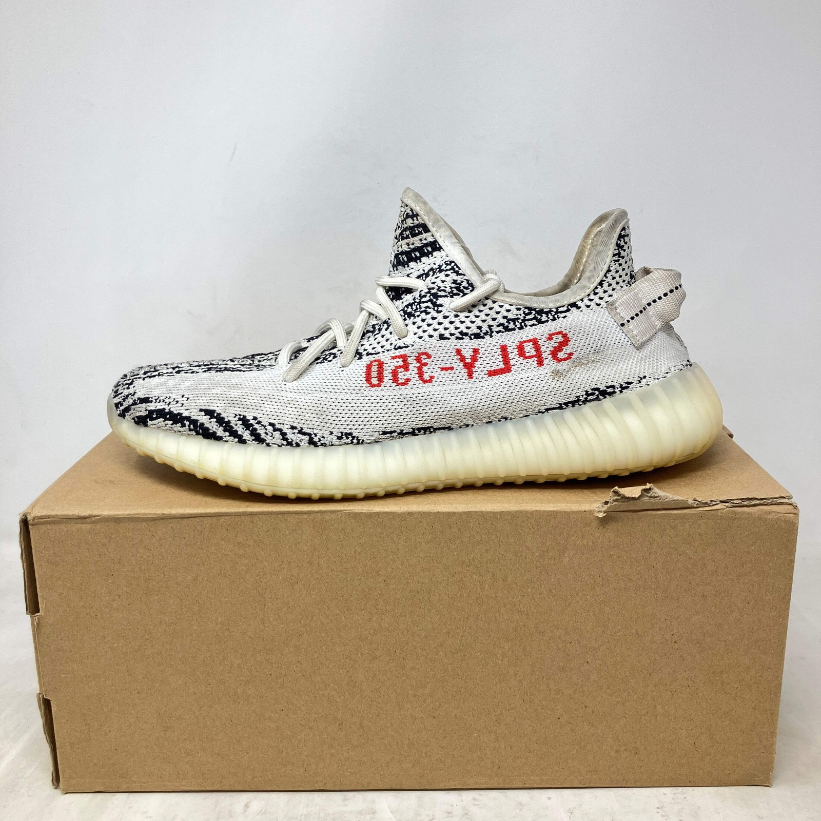 Size 8 Men adidas Yeezy Boost 350 V2 Zebra Pre Owned CP9654