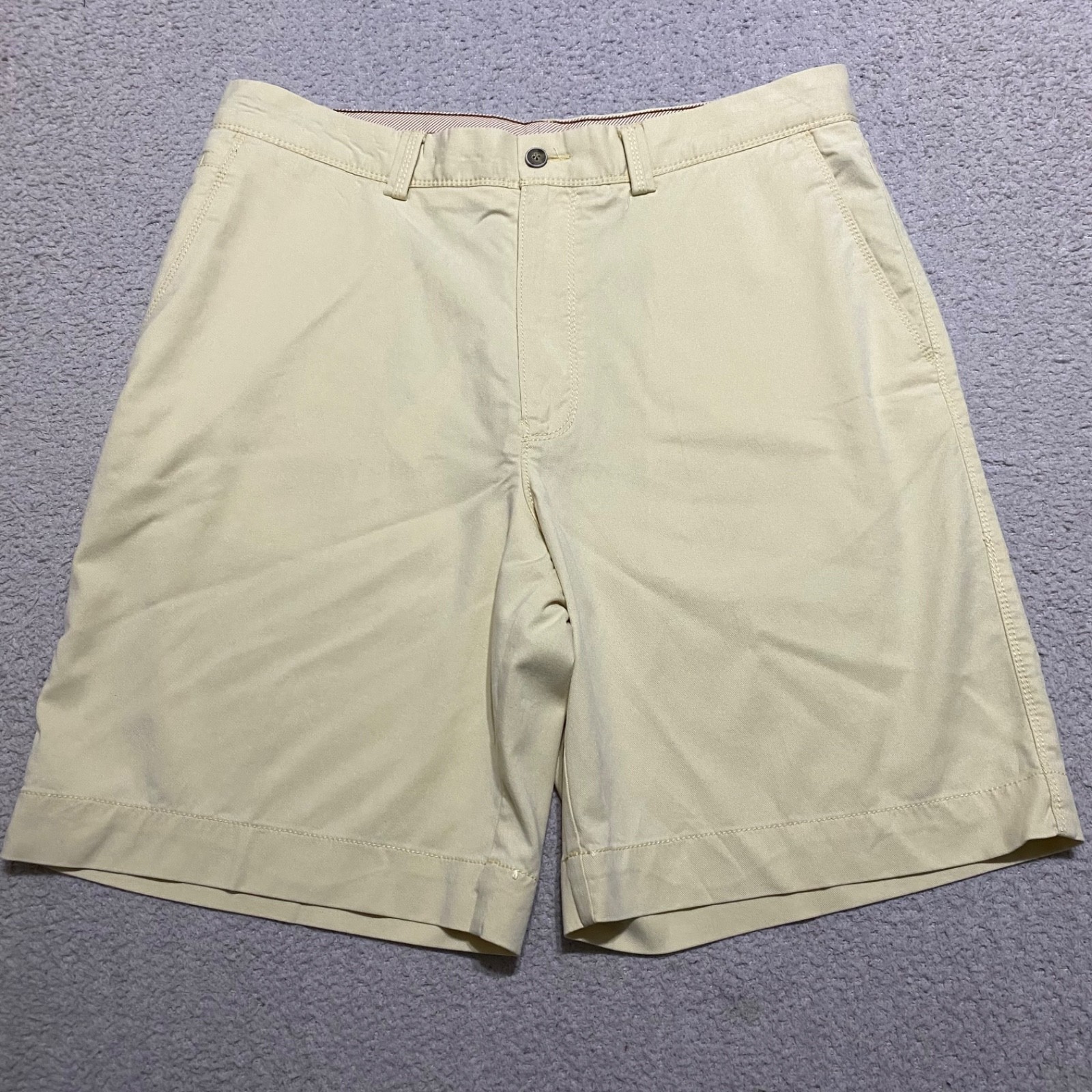 Tommy Bahama Mens sz 34 Shorts Light Beige Chino Casual Outdoor Beach Inseam 9″
