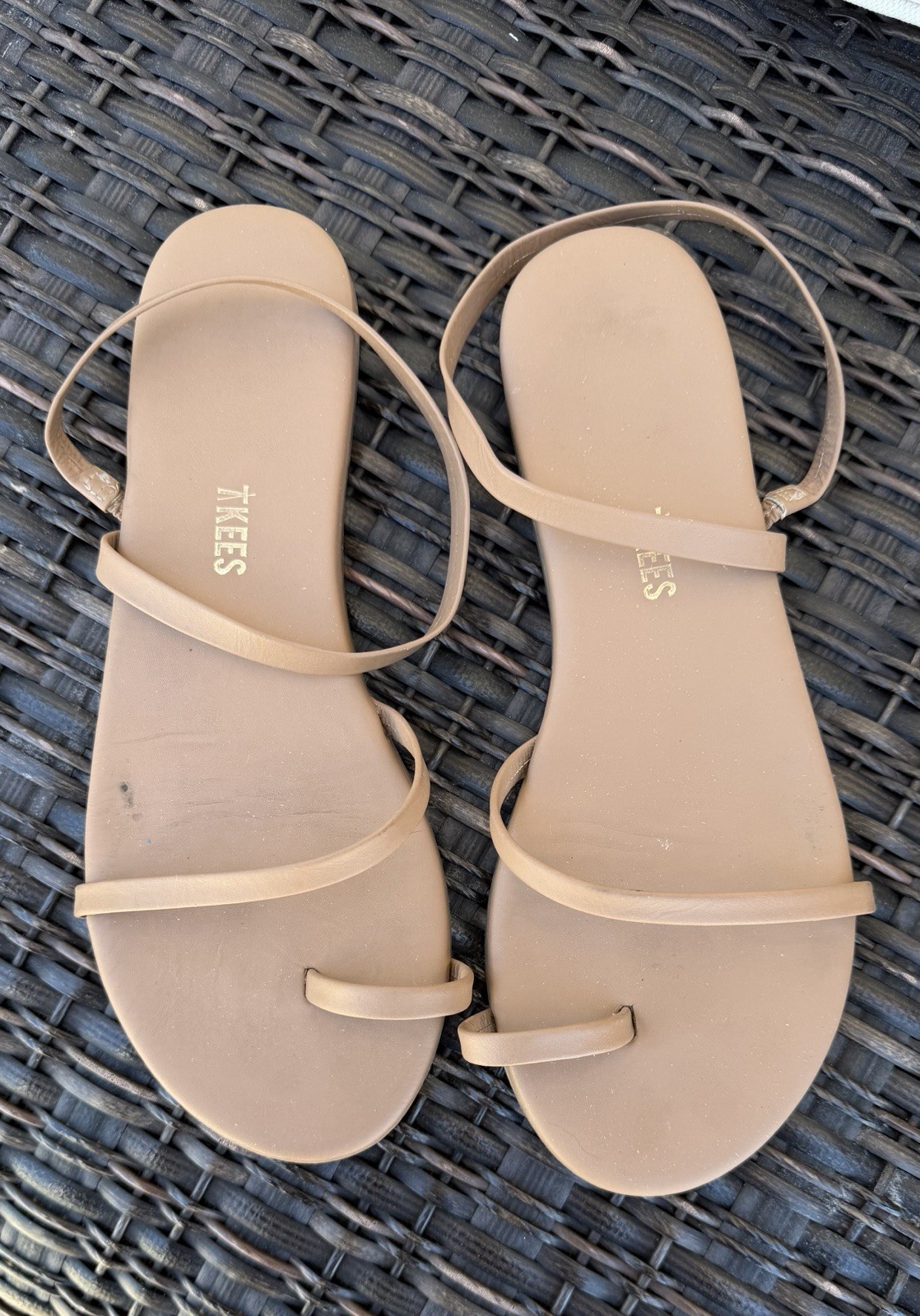 TKEES Mia Napa Beach Bum Color Size 9 Gently Used Very Comfortable