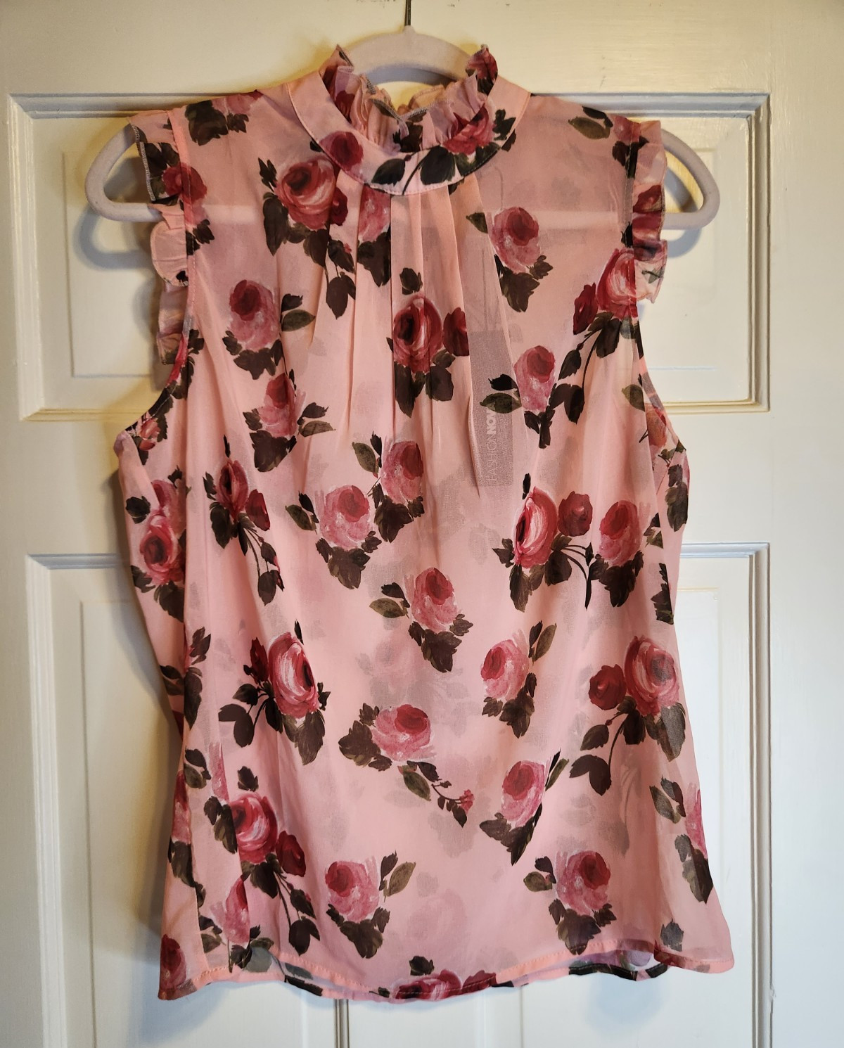 Romantic Layering NWT Roses Fashion Nova Pink Floral Ruffle Mock-Neck Camisole