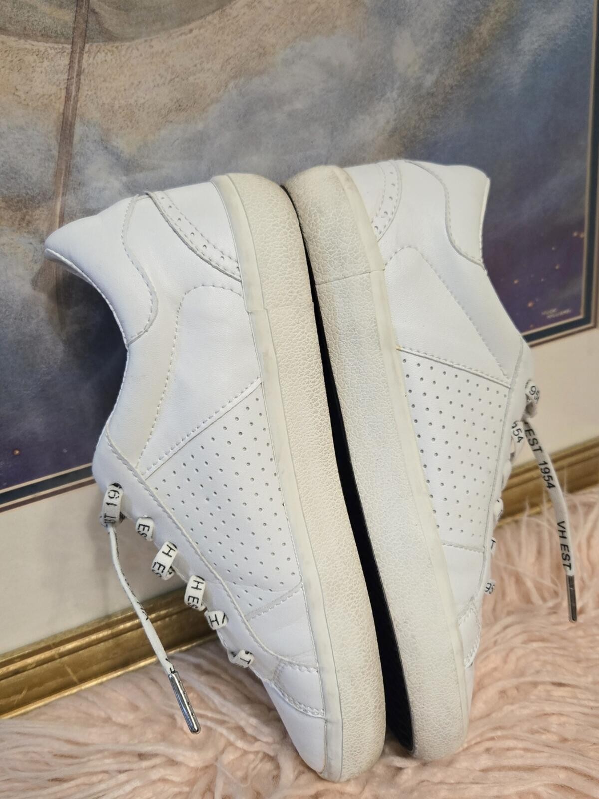 Vintage Havana White Perforated Low Top Sneakers with Star Branded Laces Sz 7.5