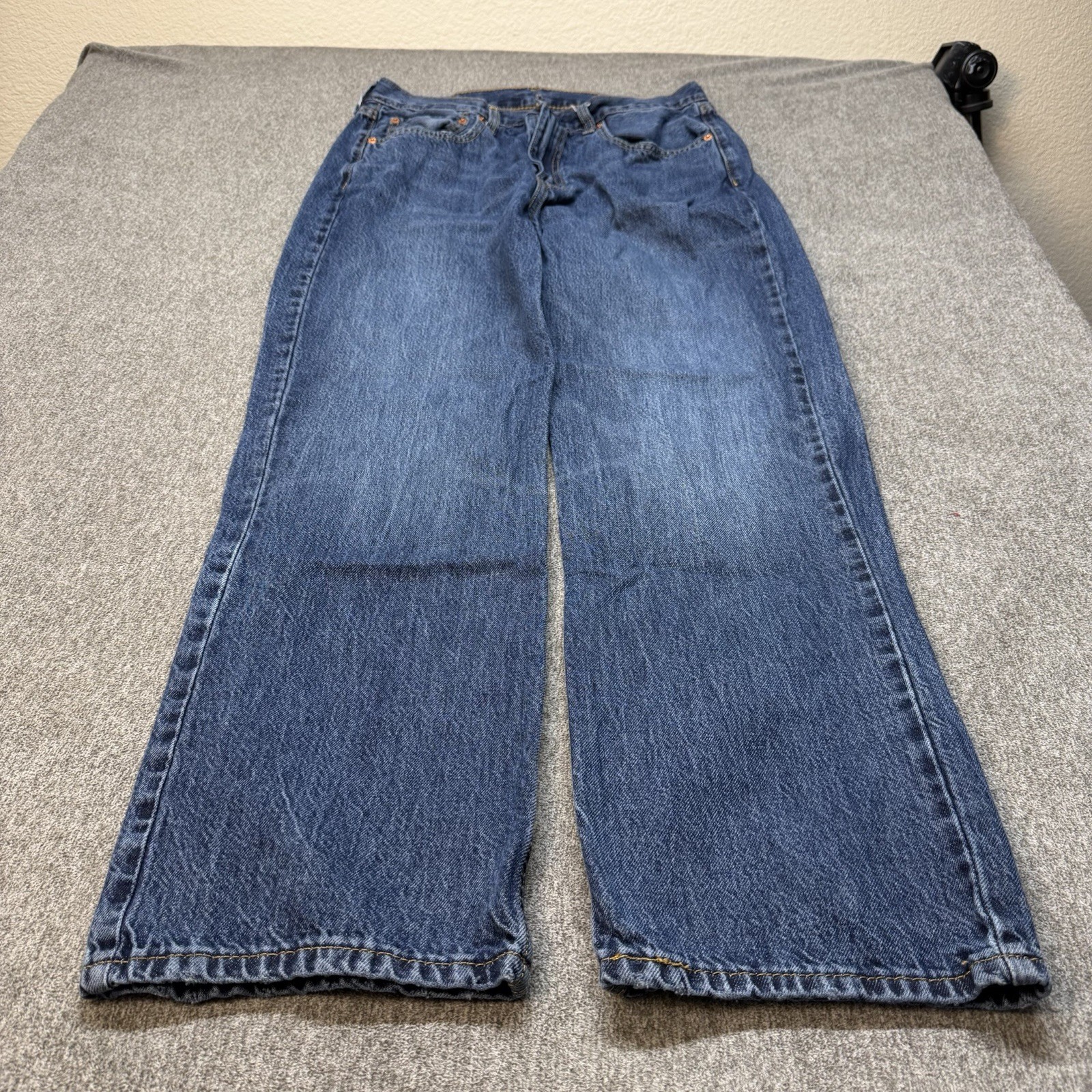 levi’s 565 33×32 dark wash jeans excellent condition regular fit