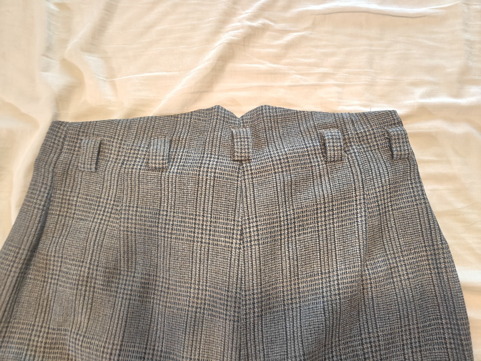 CONNOCK & LOCKIE, BESPOKE, MEN’S BRITISH MADE, PLEATED, DRESS SLACKS Size: 34
