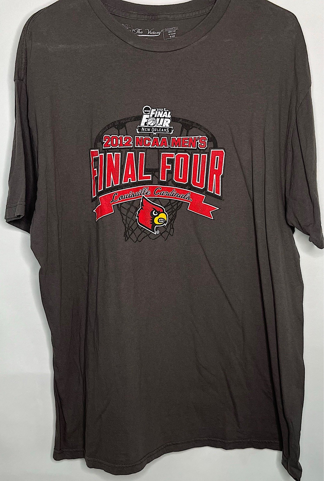 Vintage NCAA Louisville Cardinals 2012 Gray T Shirt Adult XXL Short Sleeve Shirt