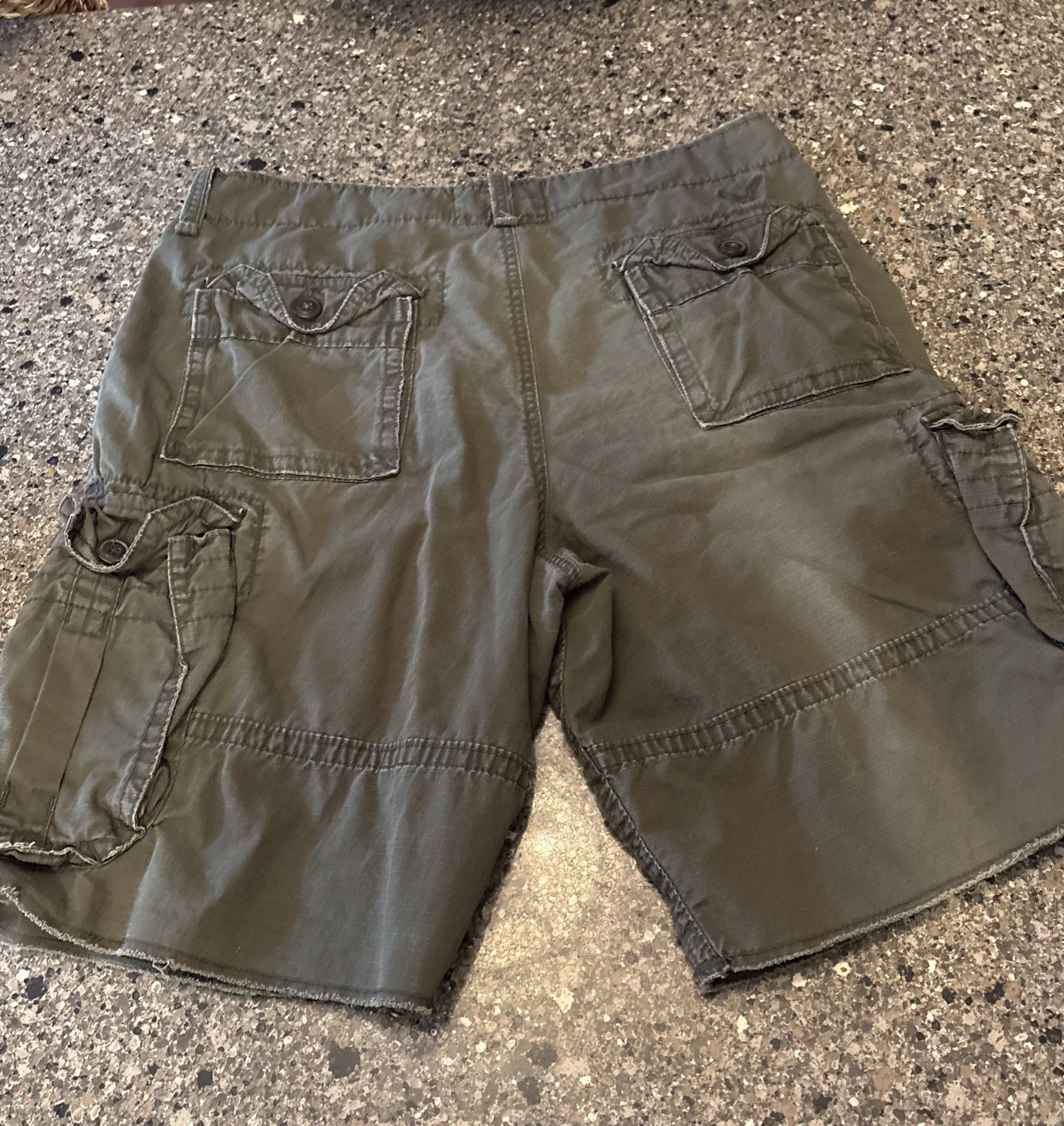 American Eagle Classic Length Army Green Cargo Shorts Size 36 RipStop 11” Inseam
