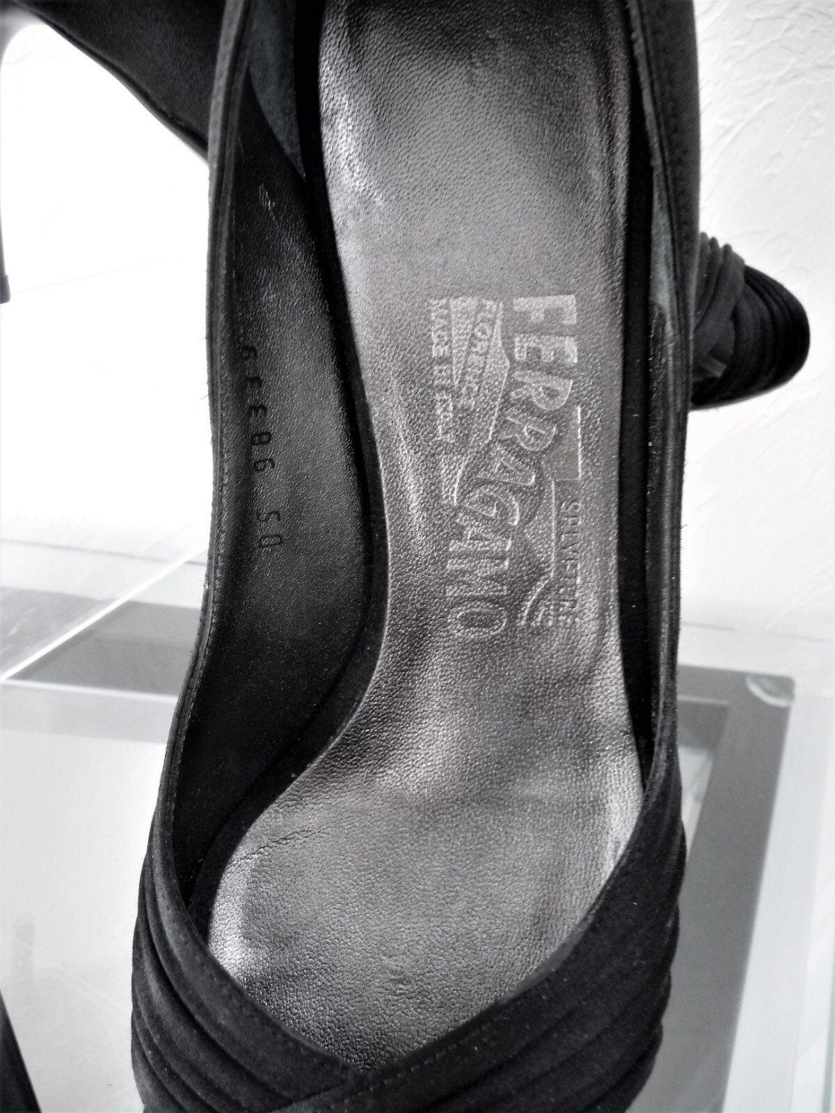 BEAUTIFUL $685 SALVATORE FERRAGAMO BLACK SATIN PEEP TOE EVENING HEELS SHOES 6.5B