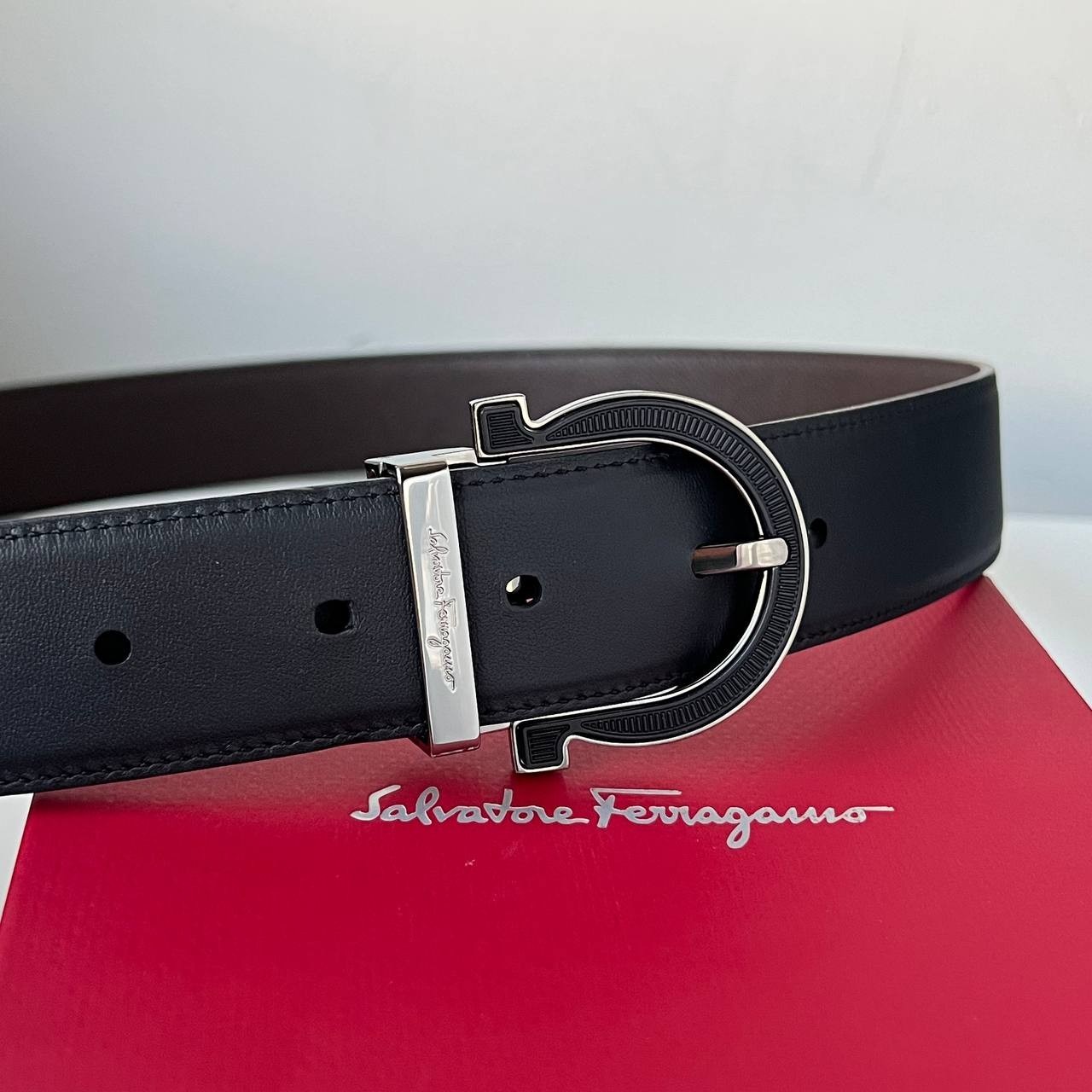 Authentic Men’s SALVATORE FERRAGAMO Leather Belt Black & Brown Reversible