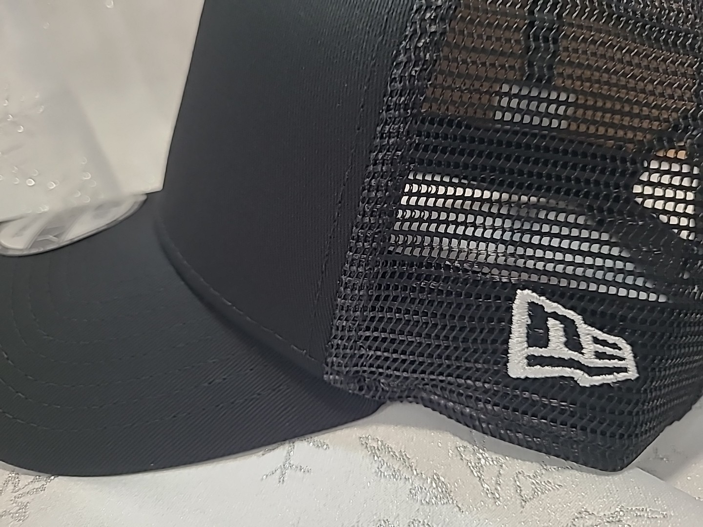 1X – New Era 9FORTY Snapback Trucker Cap Blank { BLACK } 9Forty New Era