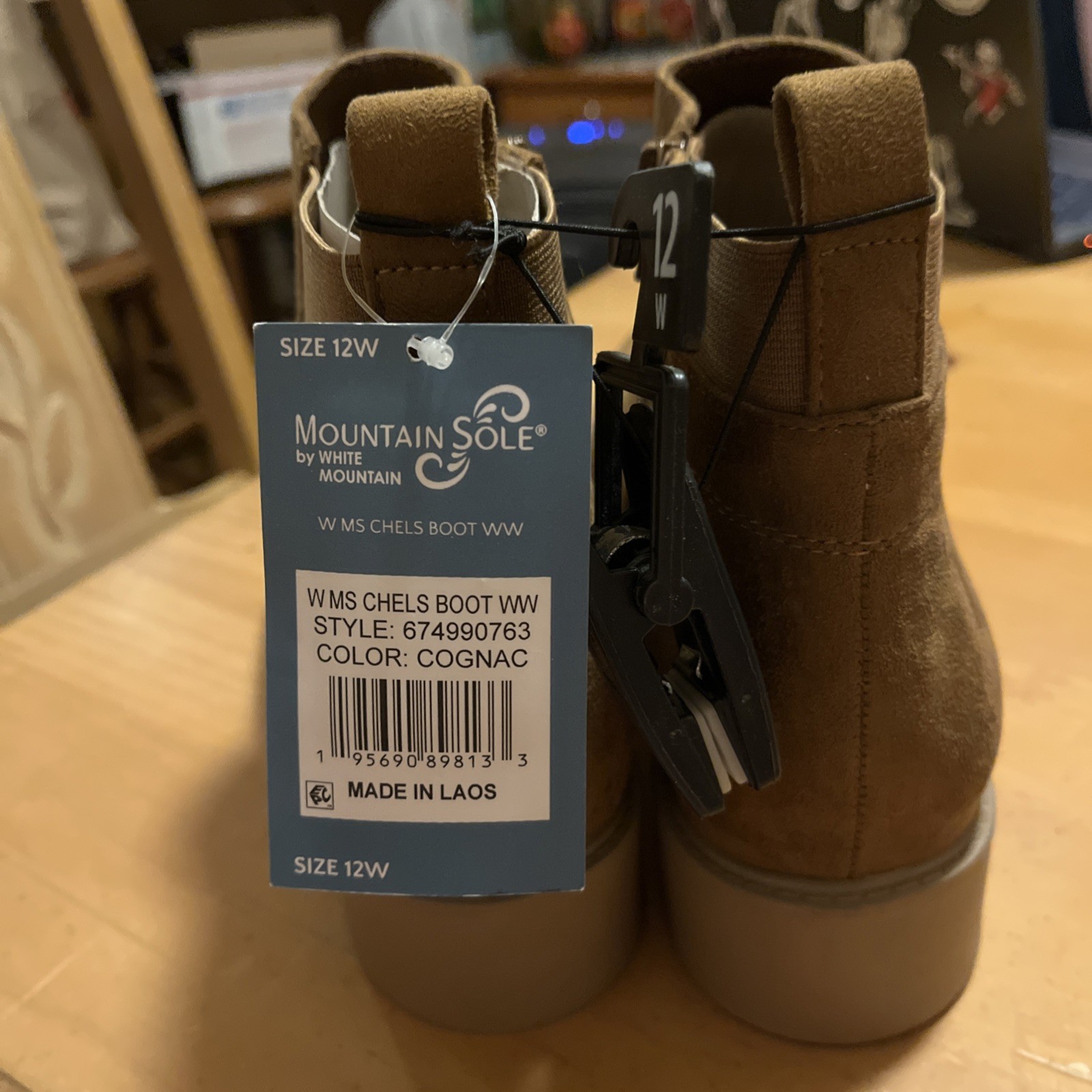 Mountain Sole Women’s Chelsea Boot Size: 12W Faux Suede Brown/Cognac NWOB