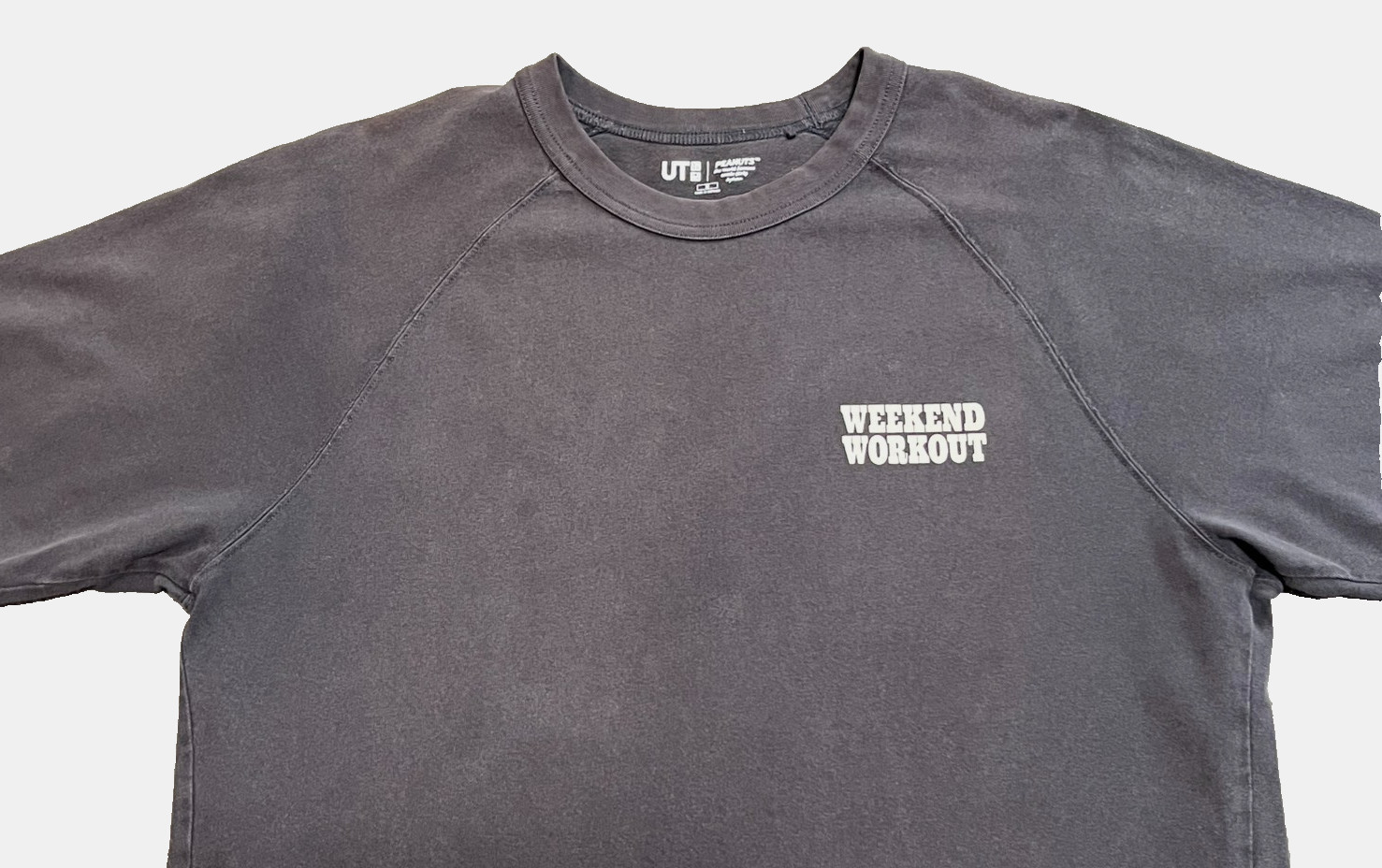 Rare Uniqlo UT Peanuts Snoopy Weekend Workout Raglan T Shirt Fade Black M