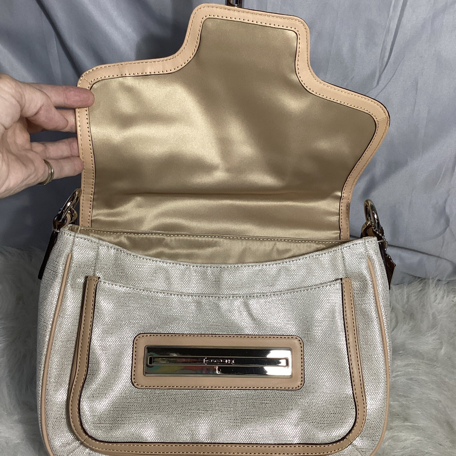Beautiful Coach F30621 Taylor Foiled Flap Shoulder Bag Super EUC 98