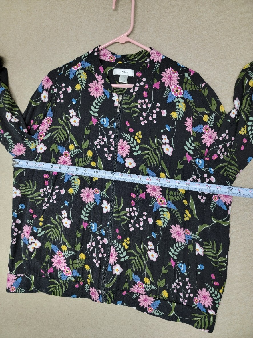 CJ BANKS~ Woman’s Size 1X Full Zip Black Floral Jacket/Shacket Elastic Waistband