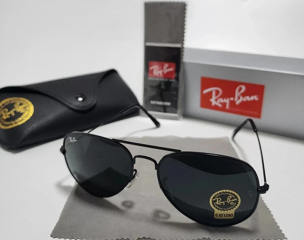 Ray-Ban RB3025 Aviator Sunglasses, Black Frame, 58-millimeter Gray Lenses