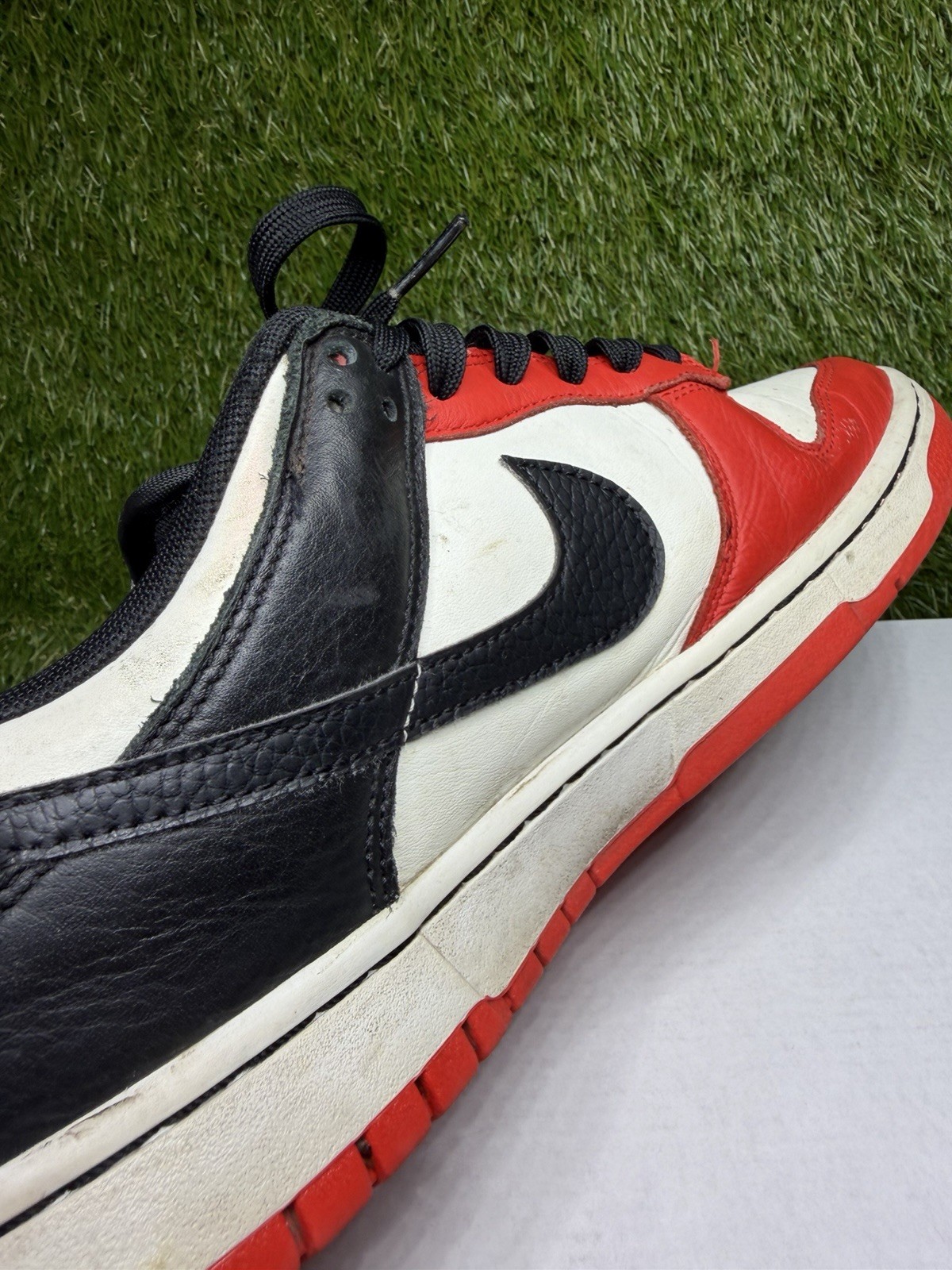 Nike Dunk Low EMB Chicago Bulls 75th Size 10.5 Mens Sneakers 2021 DD3363-100