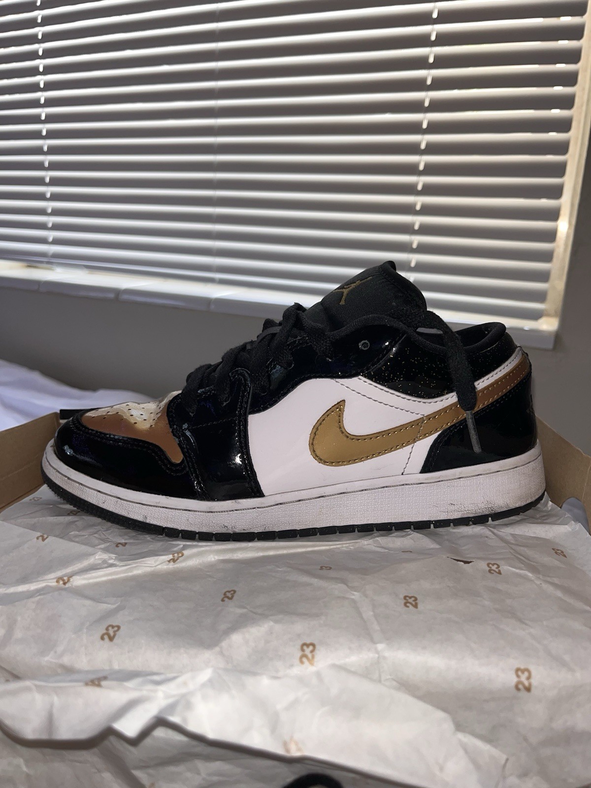 Size 6.5 – Air Jordan 1 Low Gold Toe