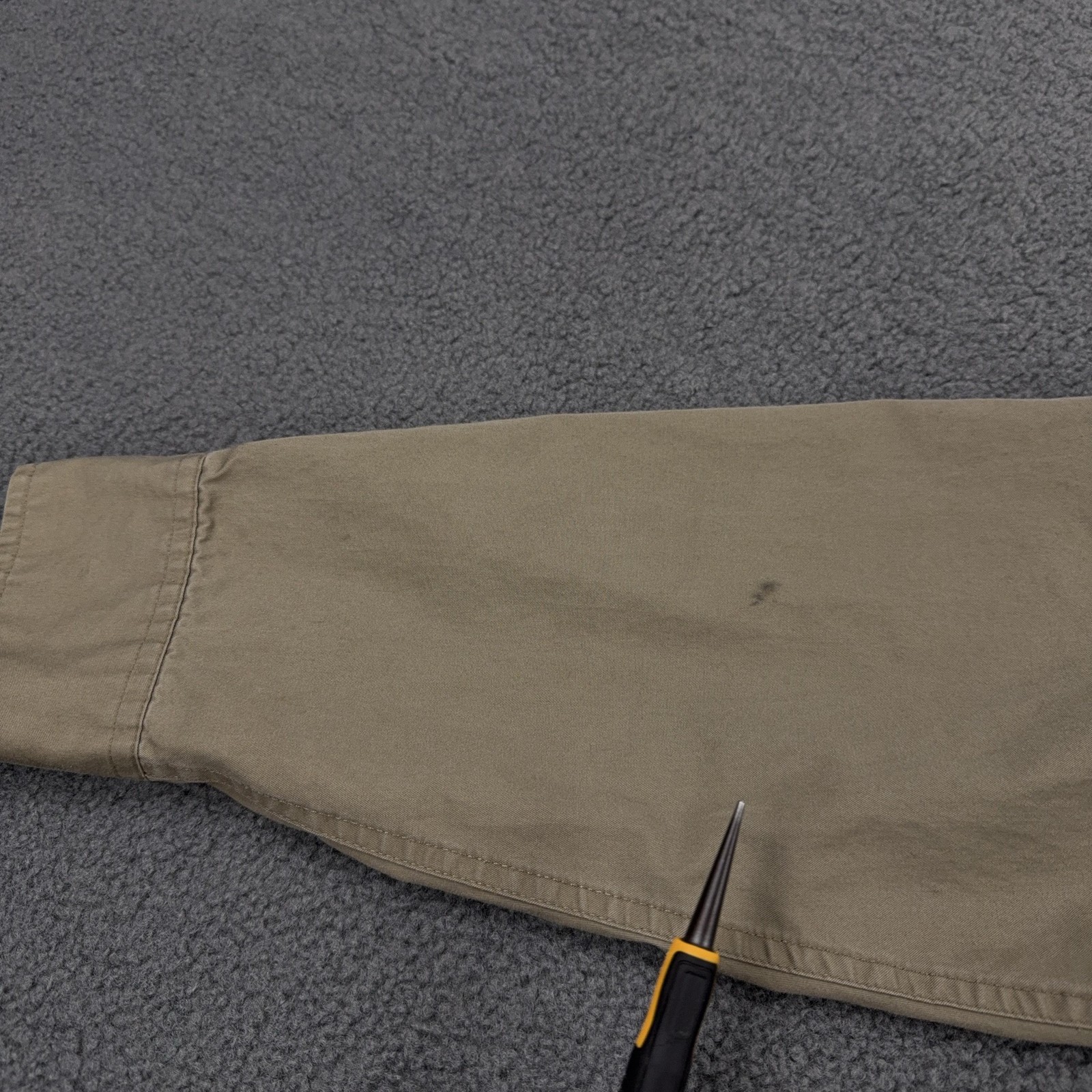 Cabelas Shirt Mens LT Beige Twill Button Up Zip Pocket Outdoor Workwear Hunting