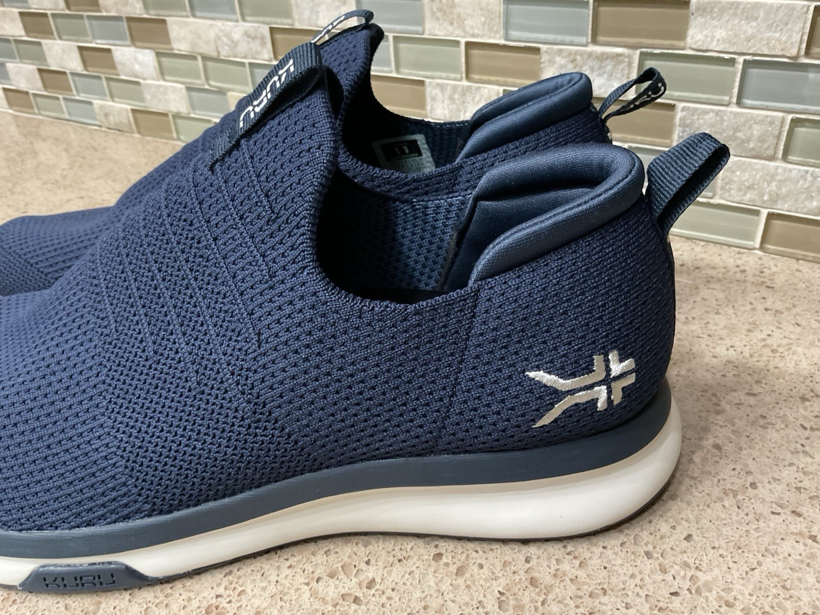 Kuru Atom Men’s Slip-On Blue Sneakers Size 11 Knit Everyday Travel Seamless EUC