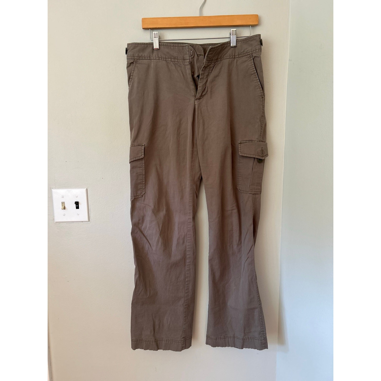 Vintage Gap Utility Cargo Pants Crafted in Classic Y2K 8 Brown Relaxed wide leg