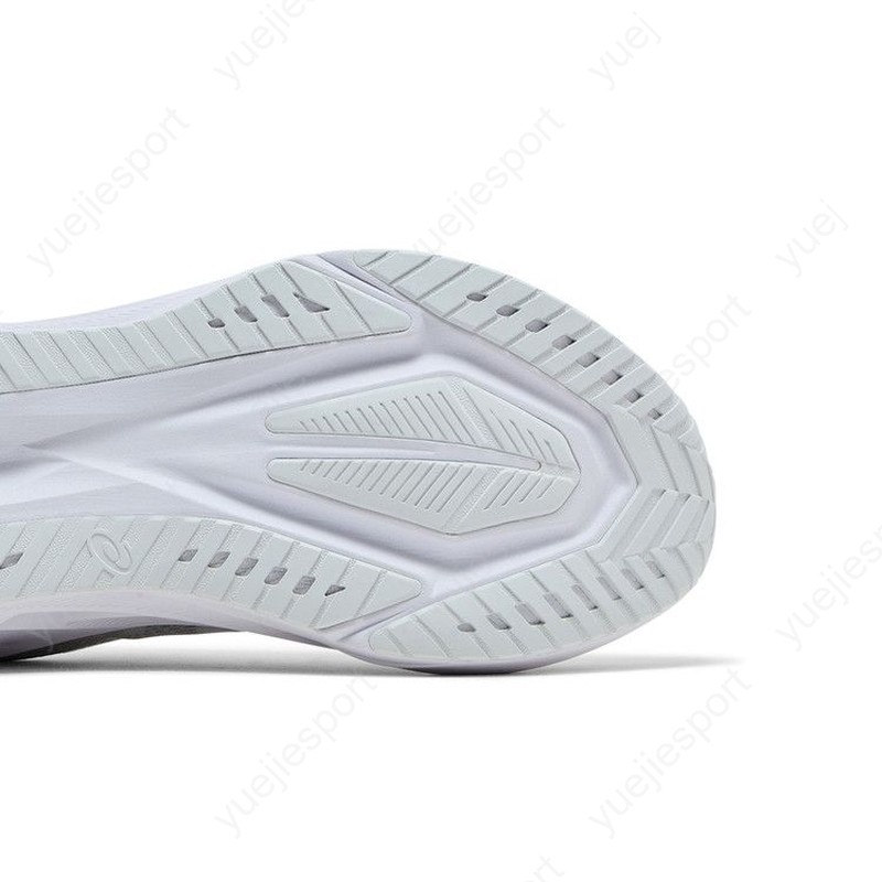 ASICS Novablast 5 White Piedmont Grey 1011B974-100
