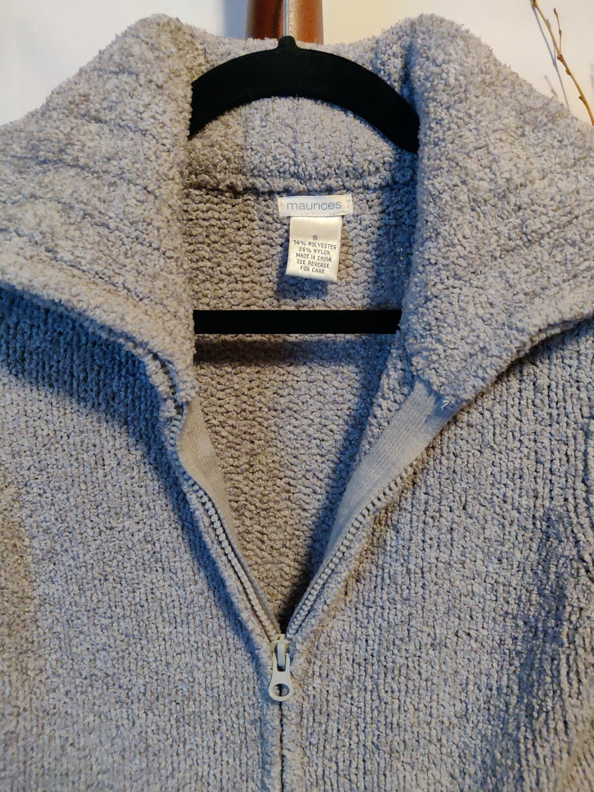Maurices women’s size S sweater gray LS collared zip up 2 front pockets EUC