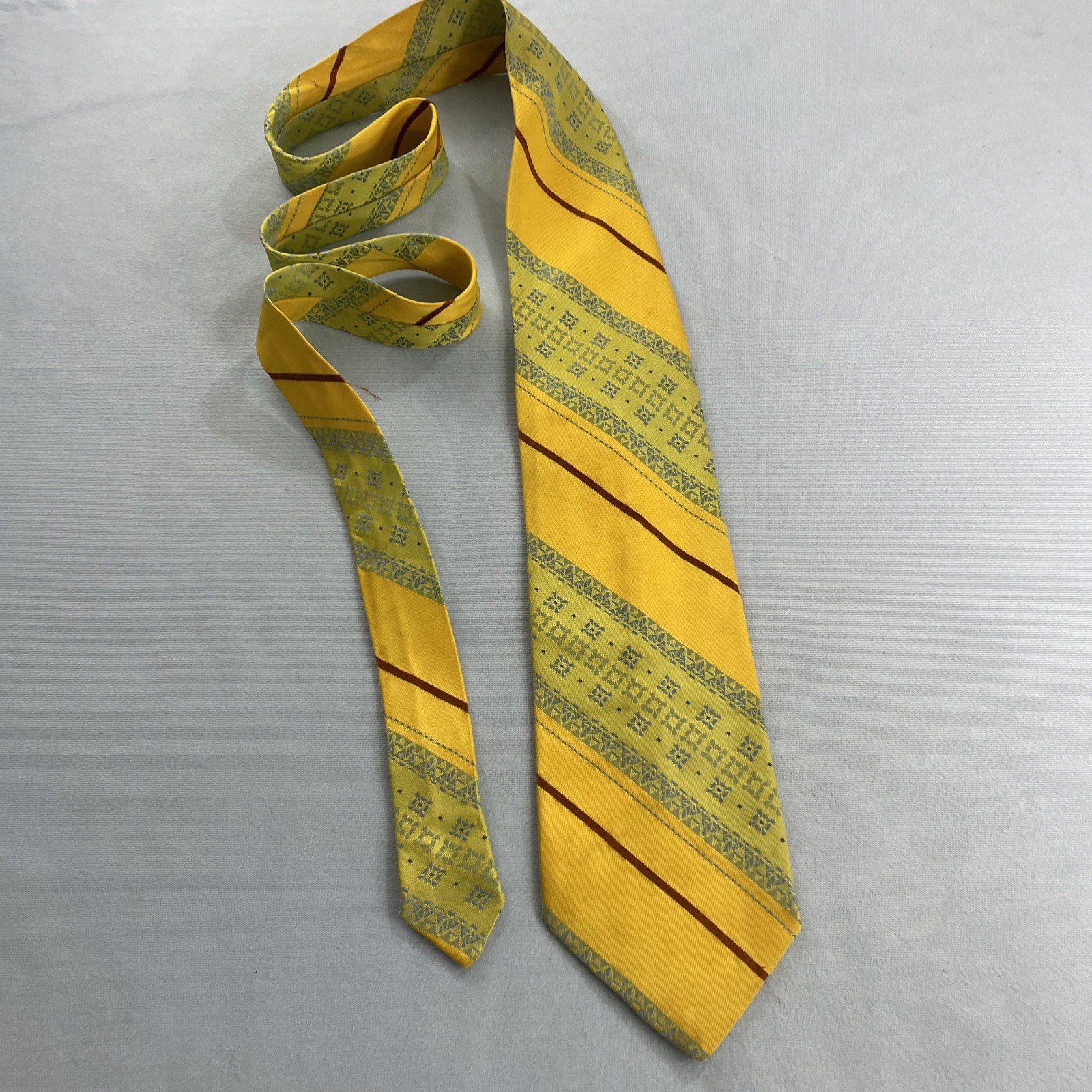 vtg 70s Trevira Cornel Swing Tie Southwest Rockabilly Stripe Yellow Green 4×57