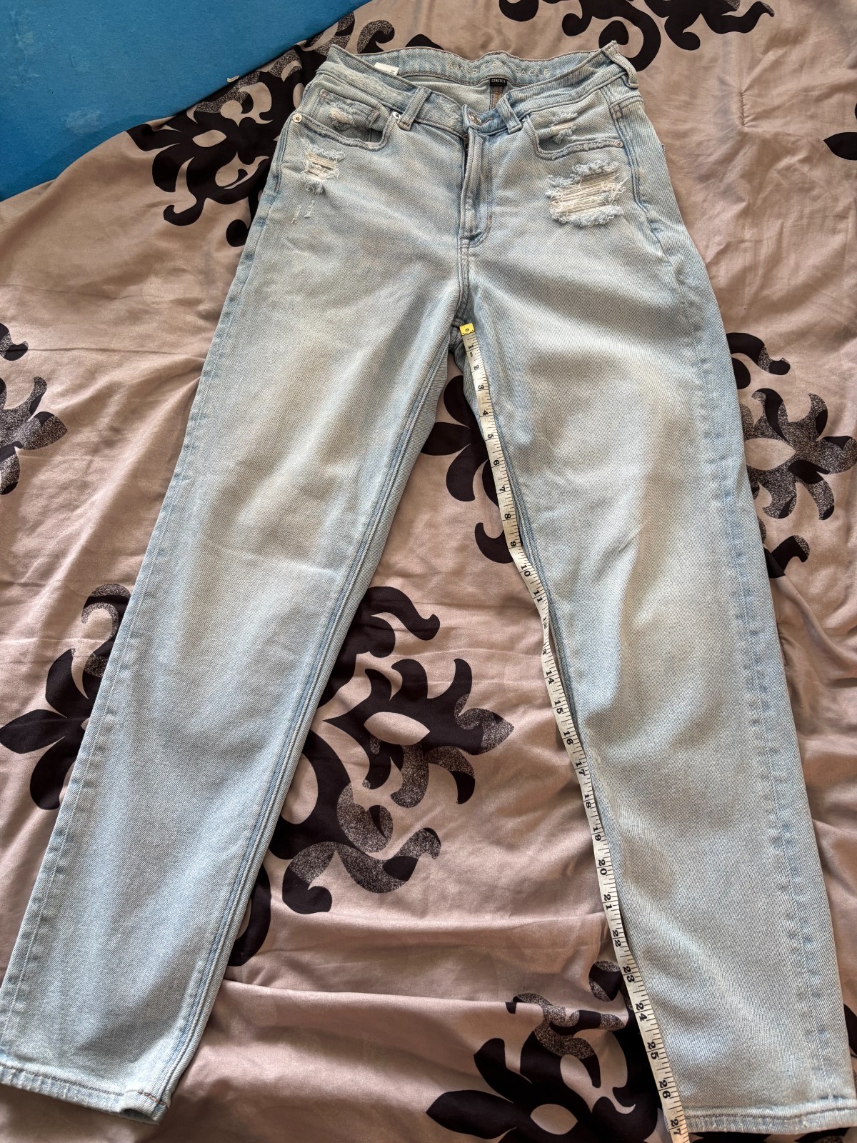 AE Stretch High V-Rise Mom Jean