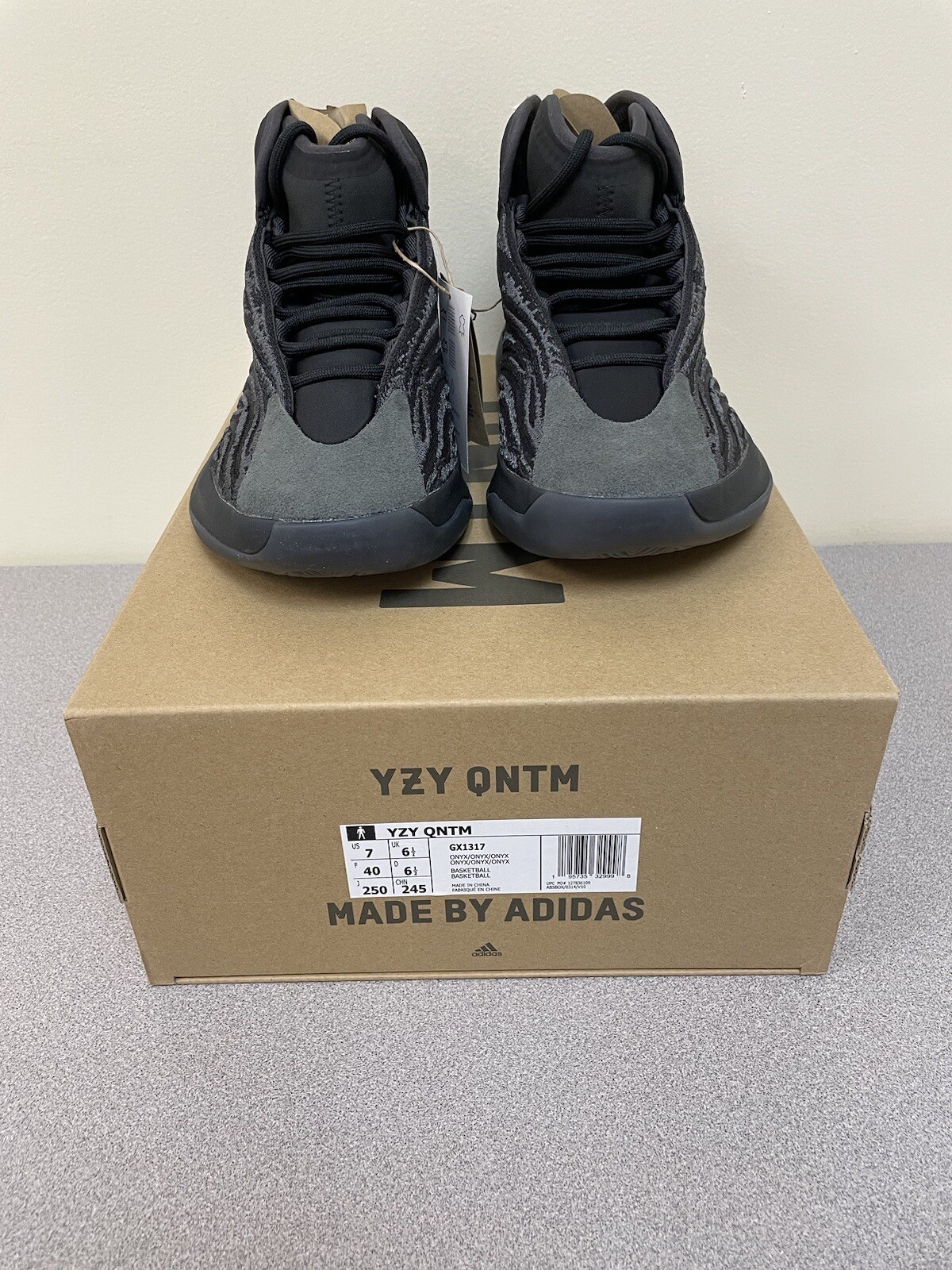 Men’s US Size 7 – adidas Yeezy QNTM Quantum Onyx GX1317 New Authentic