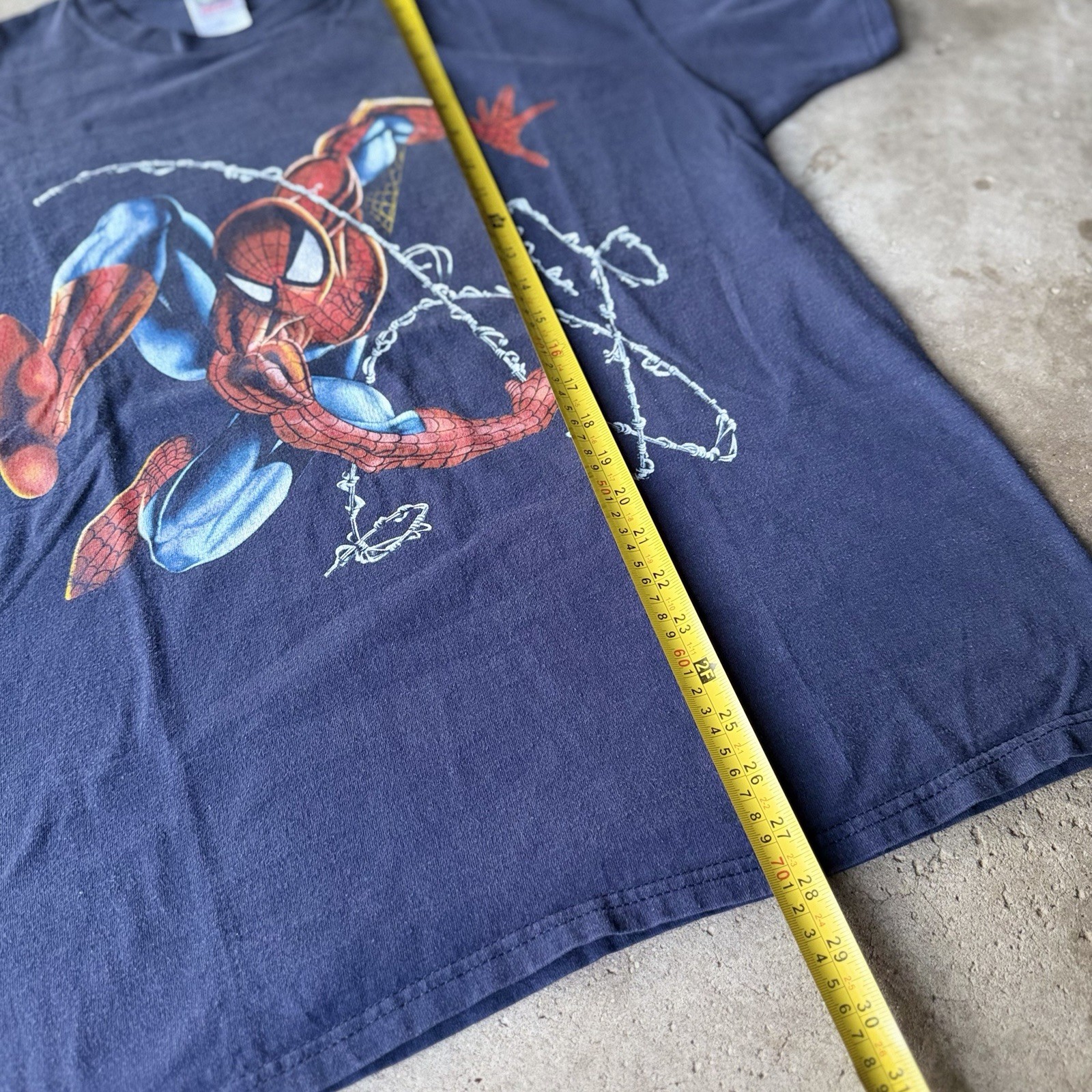 Vintage Marvel Comics 1999 Spider-man Swinging With Webbing T-shirt