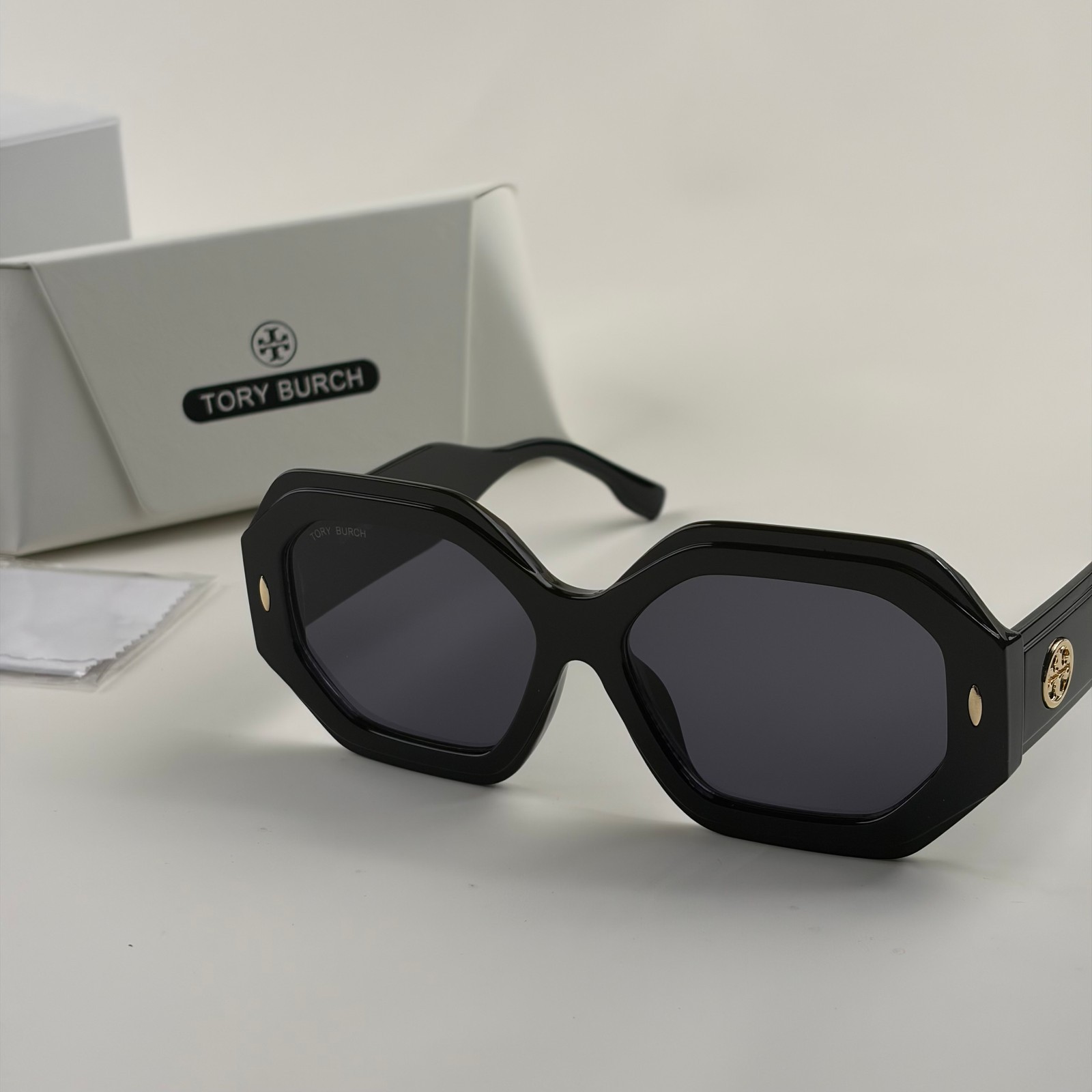 New In Box – Tory Burch Oversized Geometric Sunglasses Black Retro Square 52mm